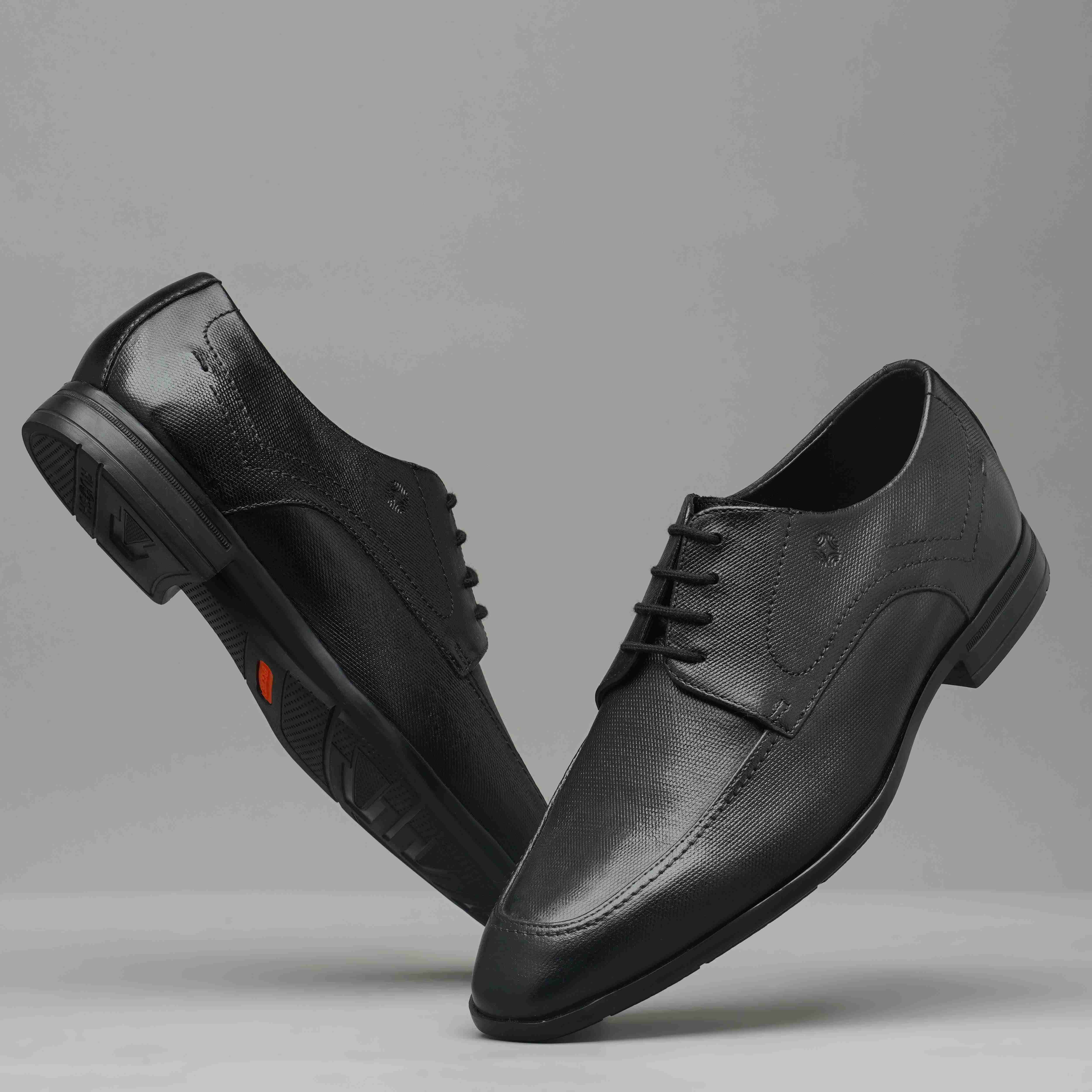 The Manchester Ruosh Men Black Formal Lace-Up