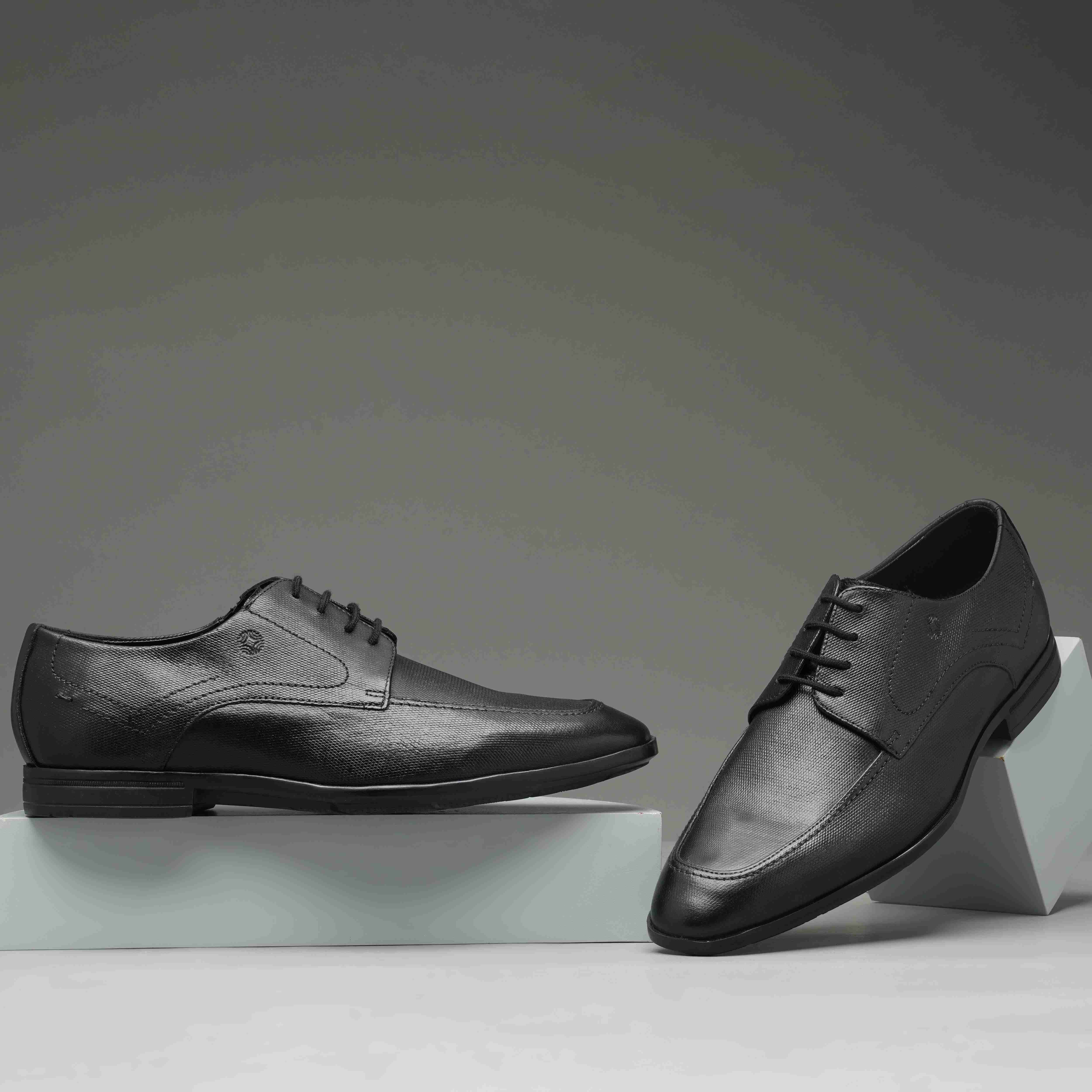 The Manchester Ruosh Men Black Formal Lace-Up