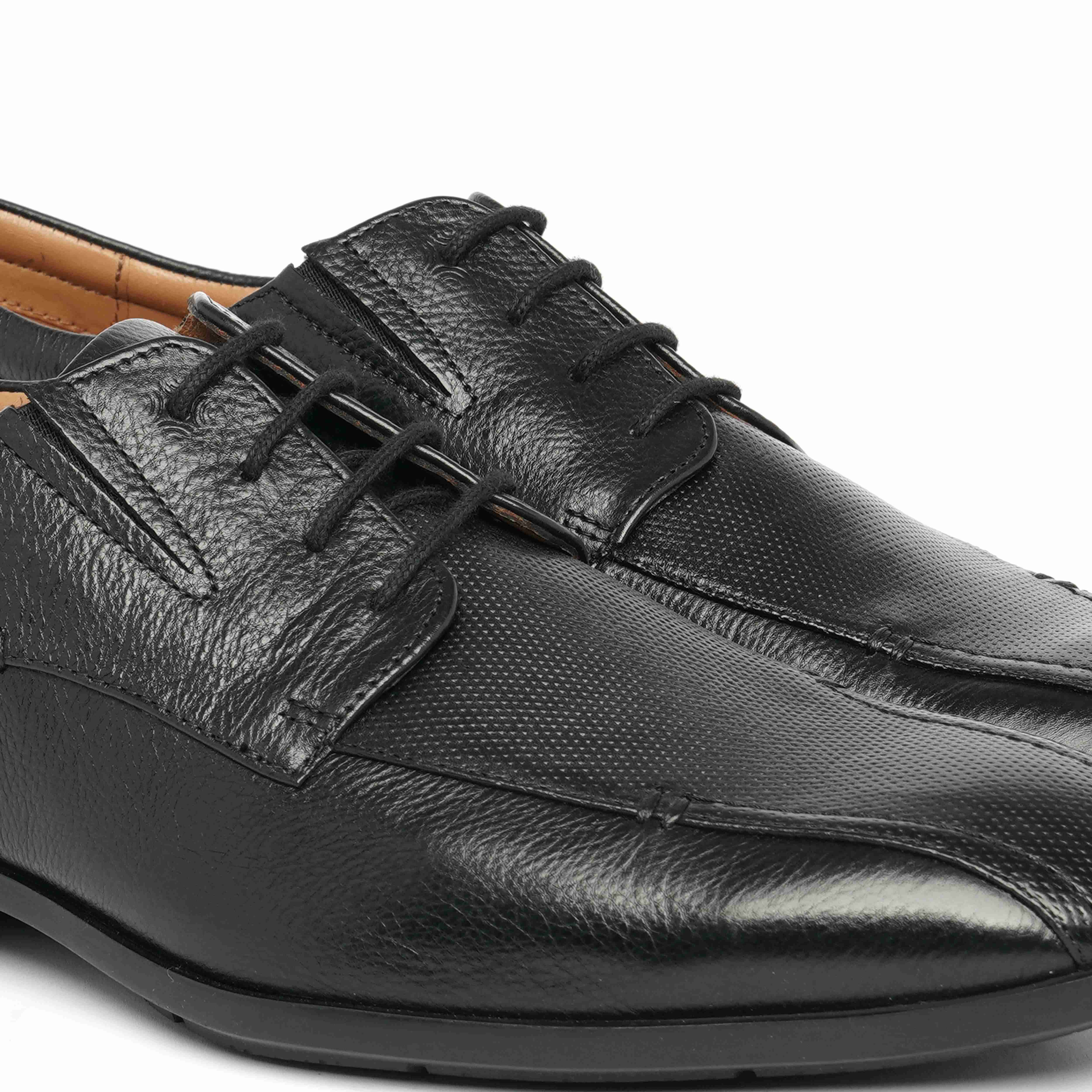 The Cameroon Ruosh Men Black Bicycle-Cut Lace-Up