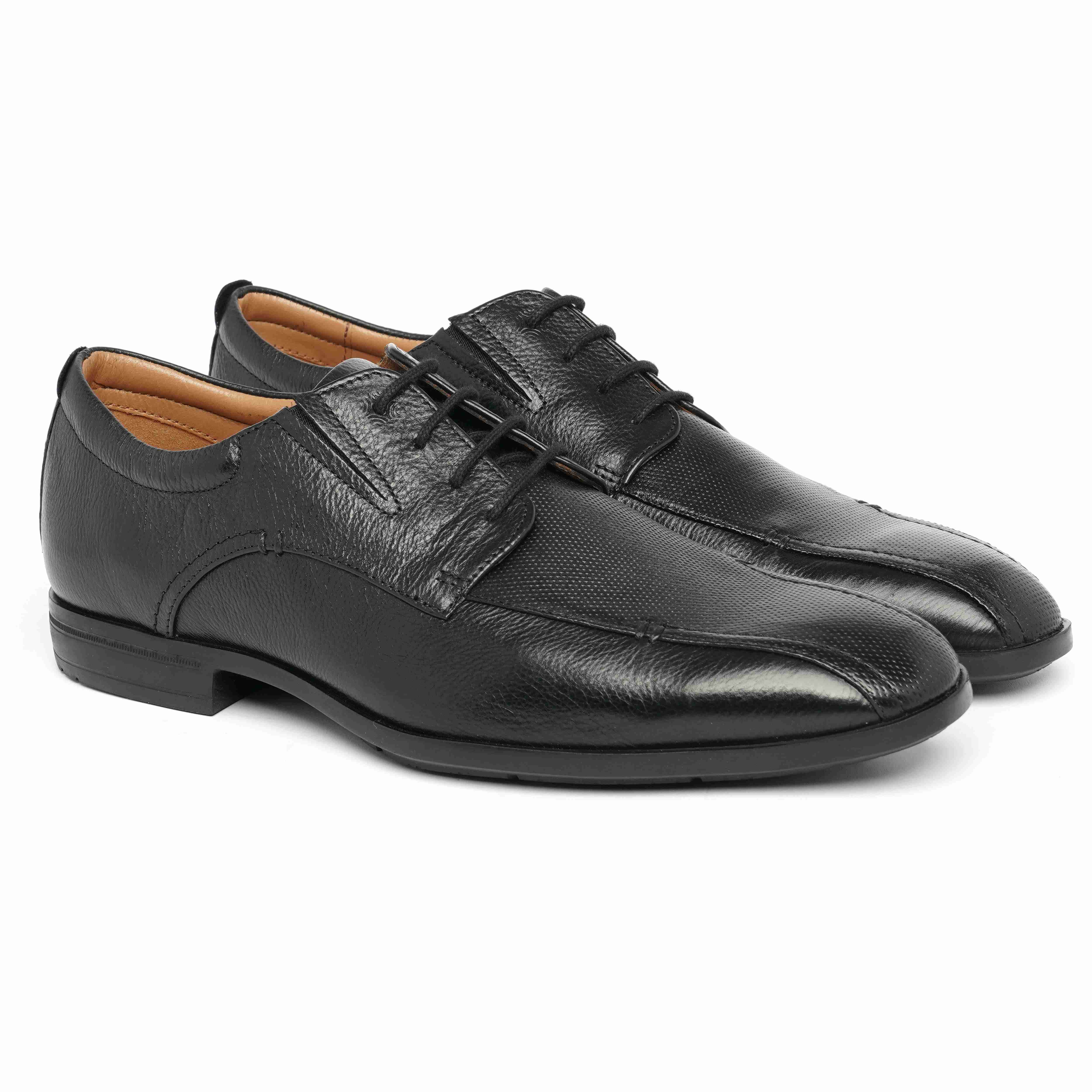 The Cameroon Ruosh Men Black Bicycle-Cut Lace-Up