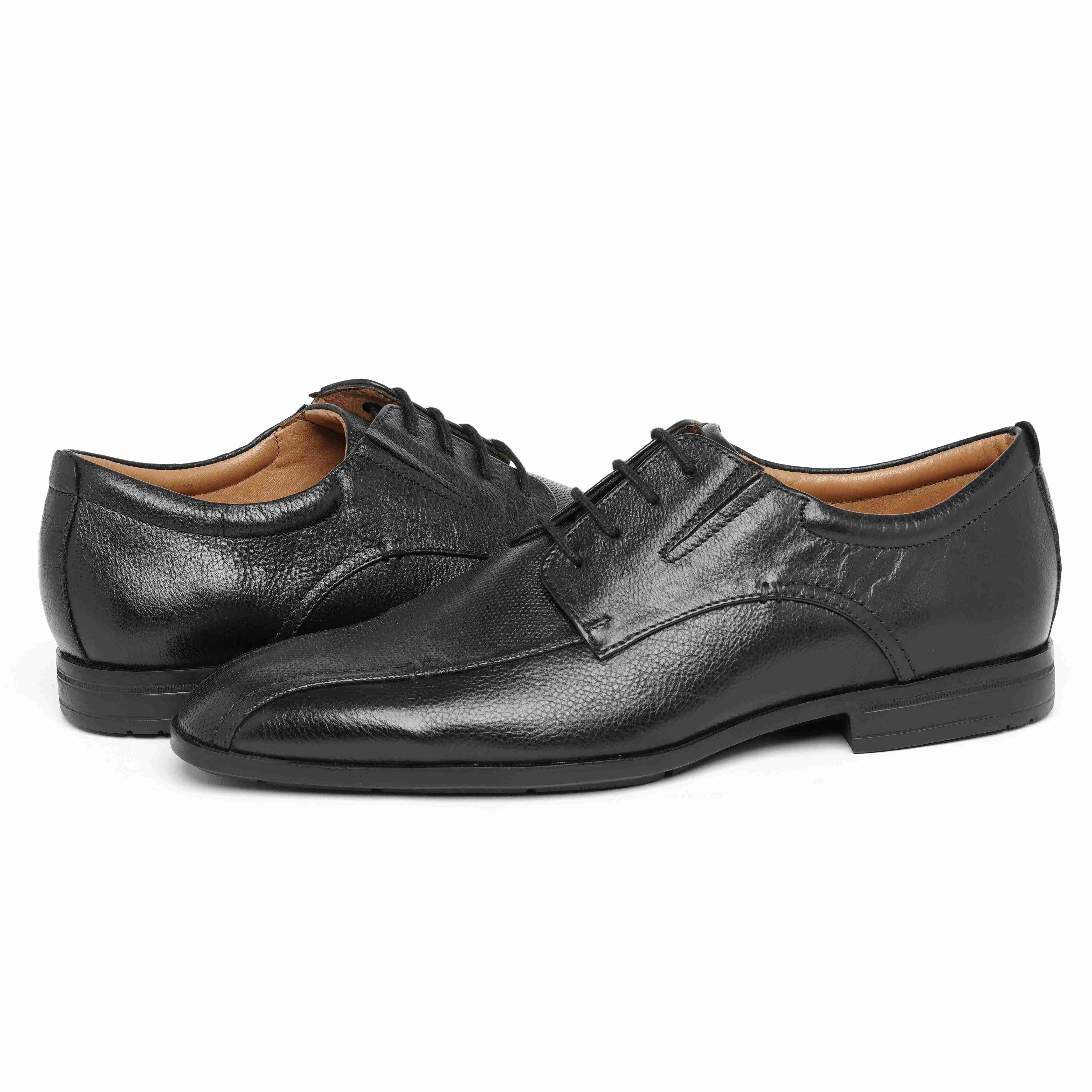 The Cameroon Ruosh Men Black Bicycle-Cut Lace-Up