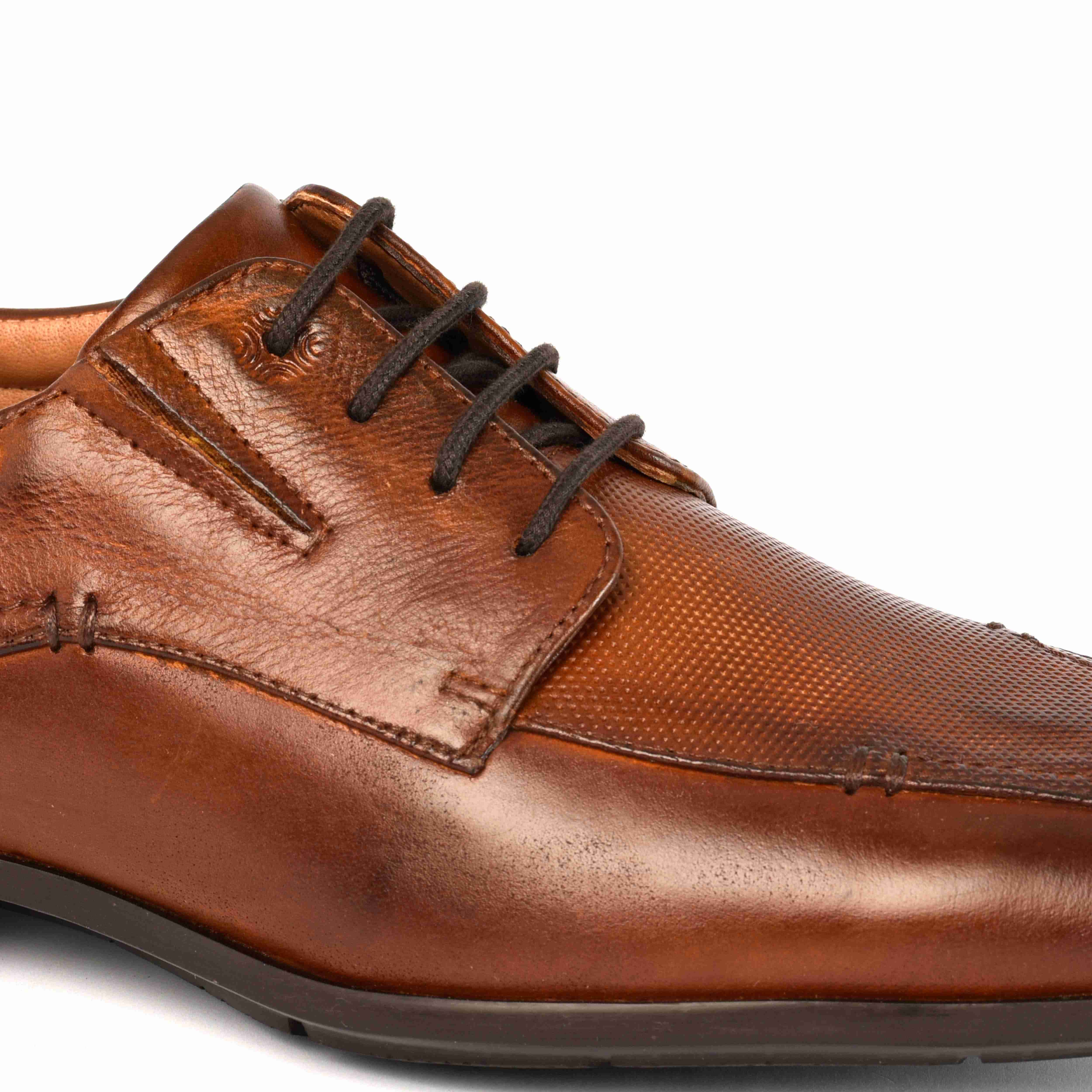 The Cameroon Ruosh Men Tan Bicycle-Cut Lace-Up