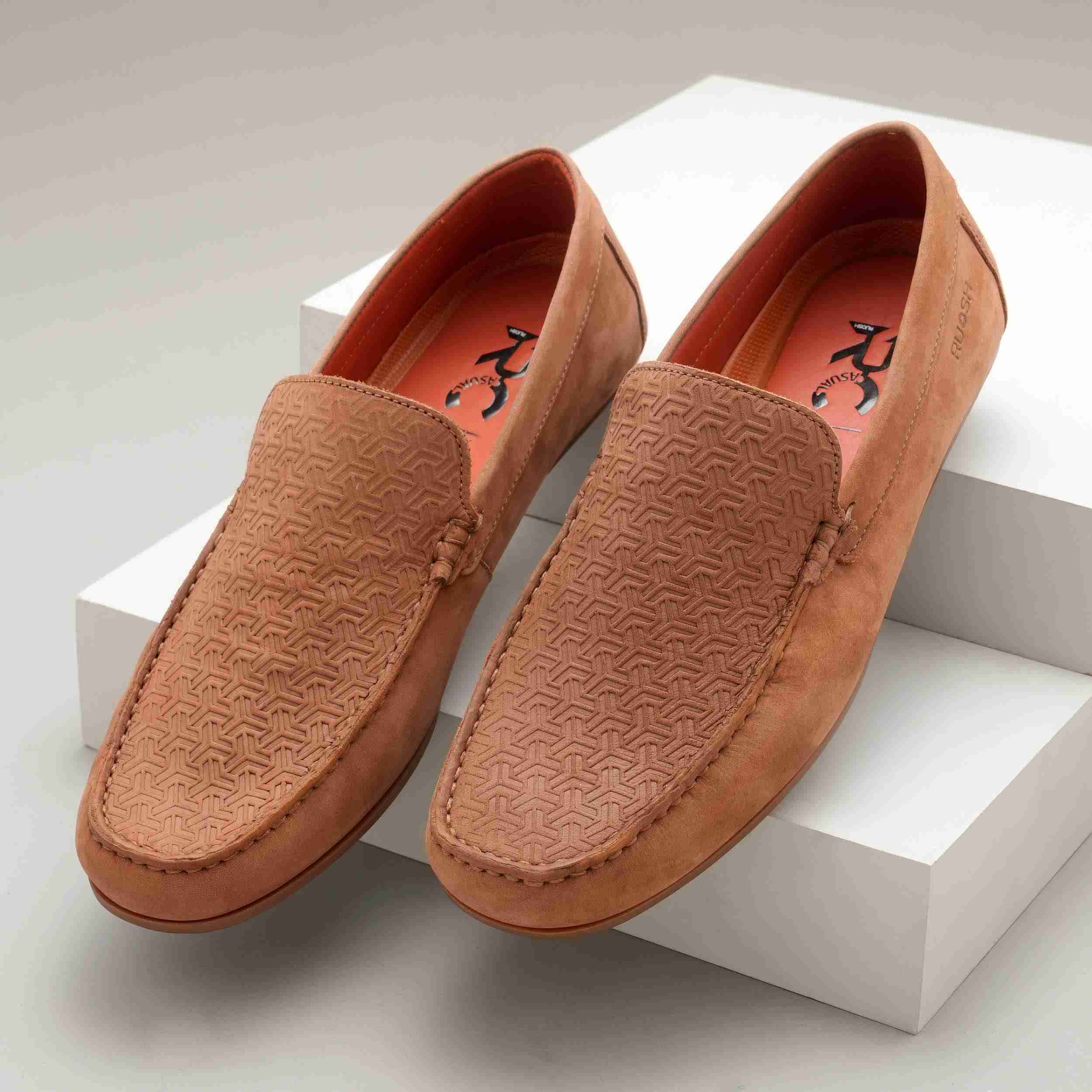 The Milan 2.0 Tan Men Casual Driver Ruosh