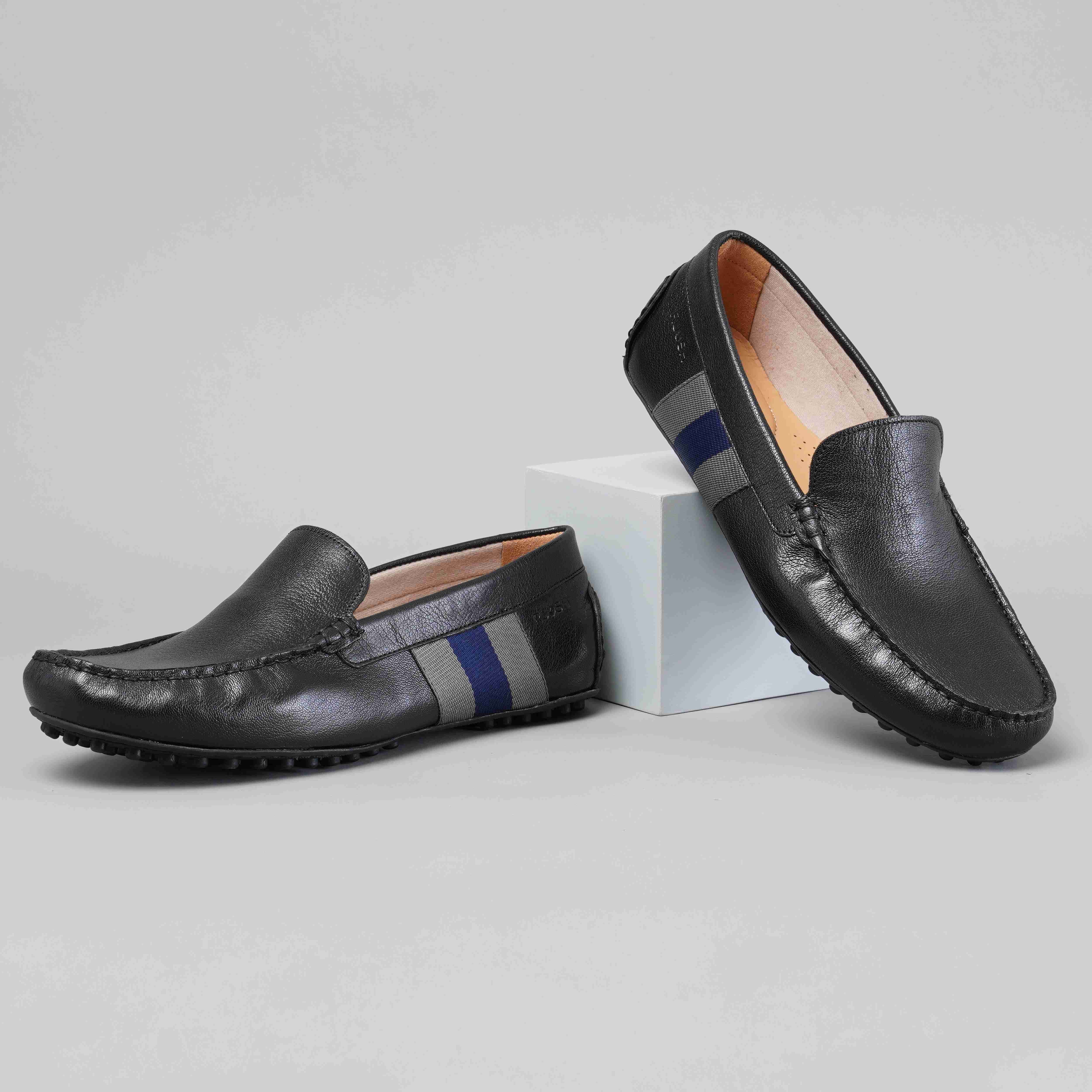 The Oman Ruosh Men Black Soft Leather Casual Loafer