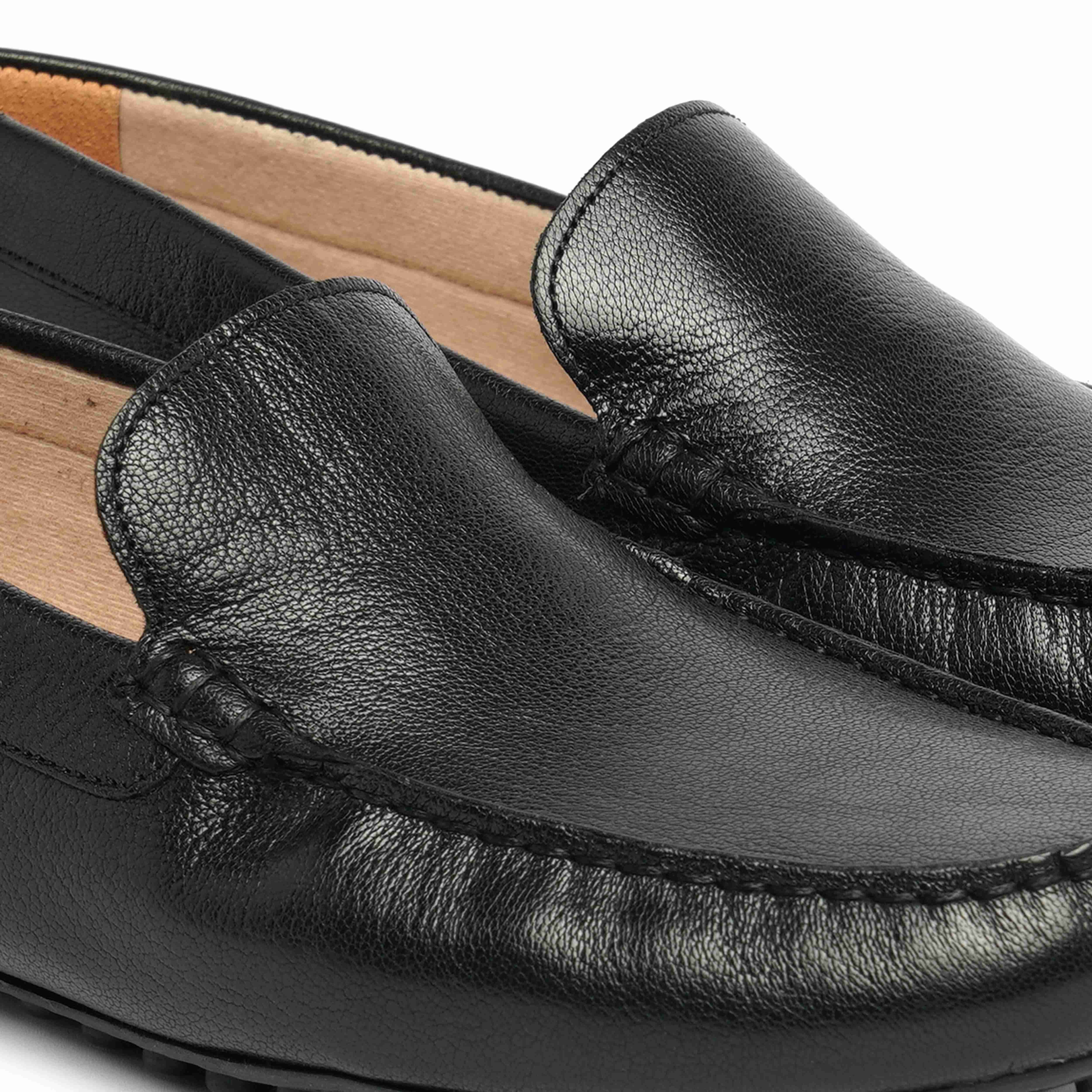 The Oman Ruosh Men Black Soft Leather Casual Loafer