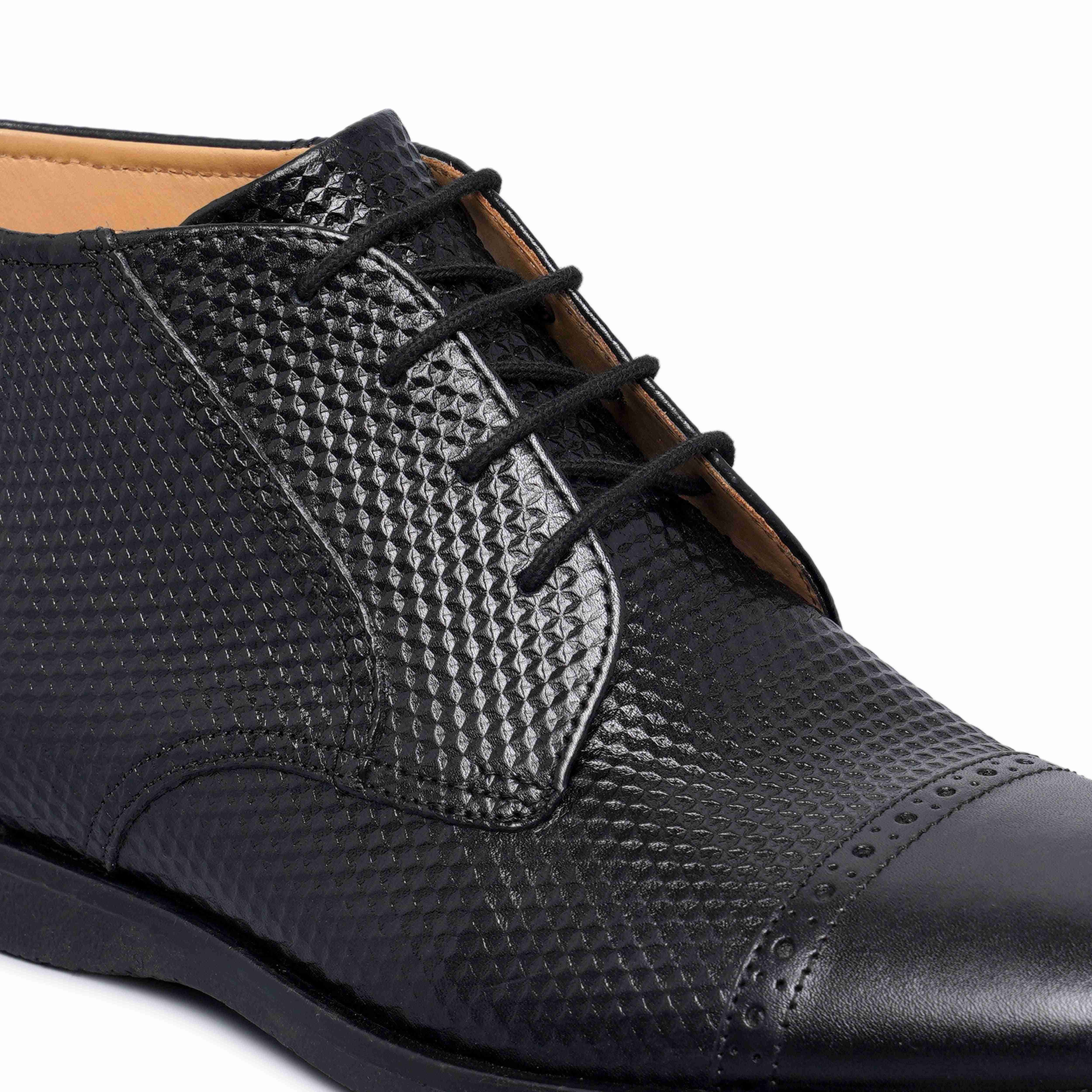 The Venice Ruosh Men Black Ankle Chukka Boot