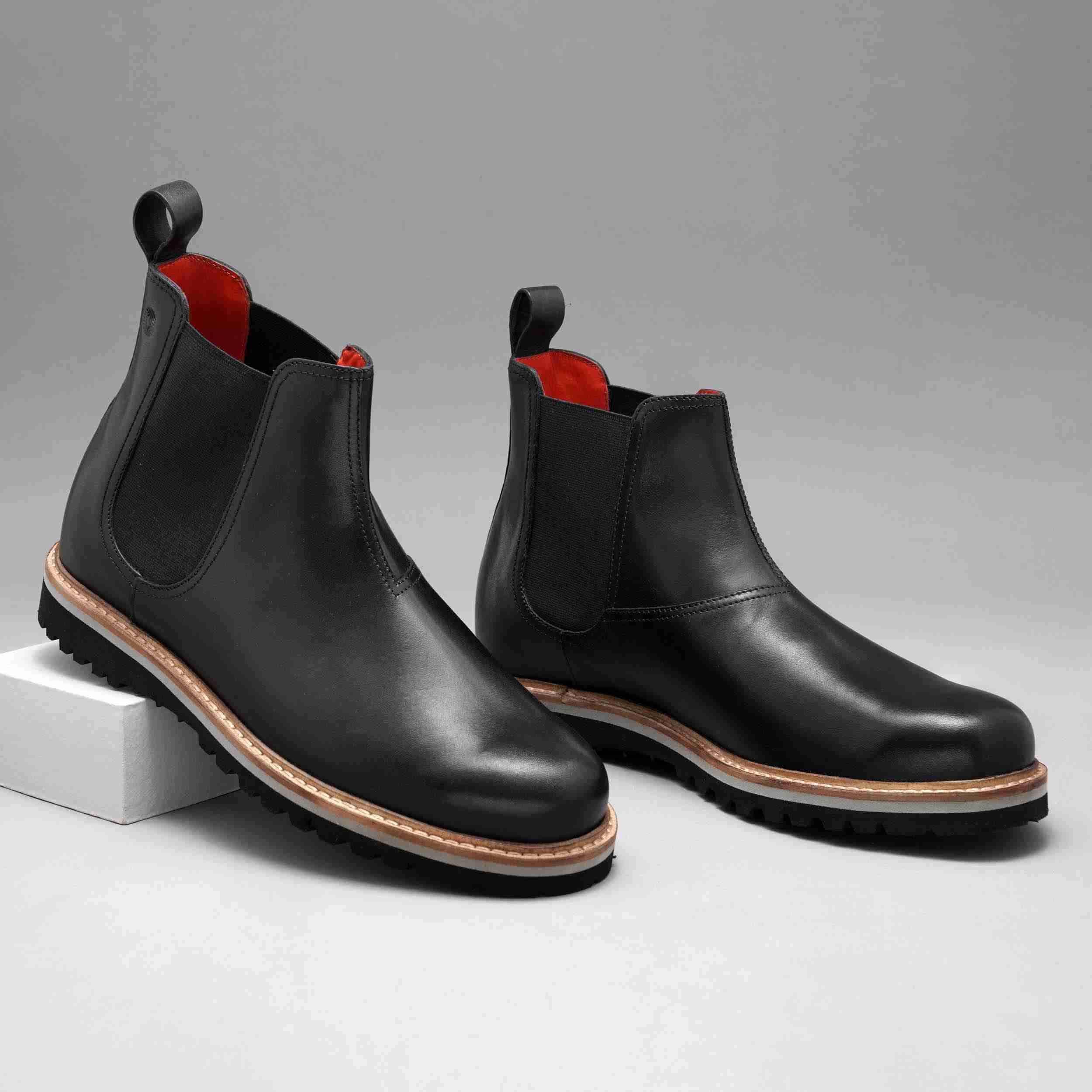 The Dalton Ruosh Men Black Smart Chelsea Boot