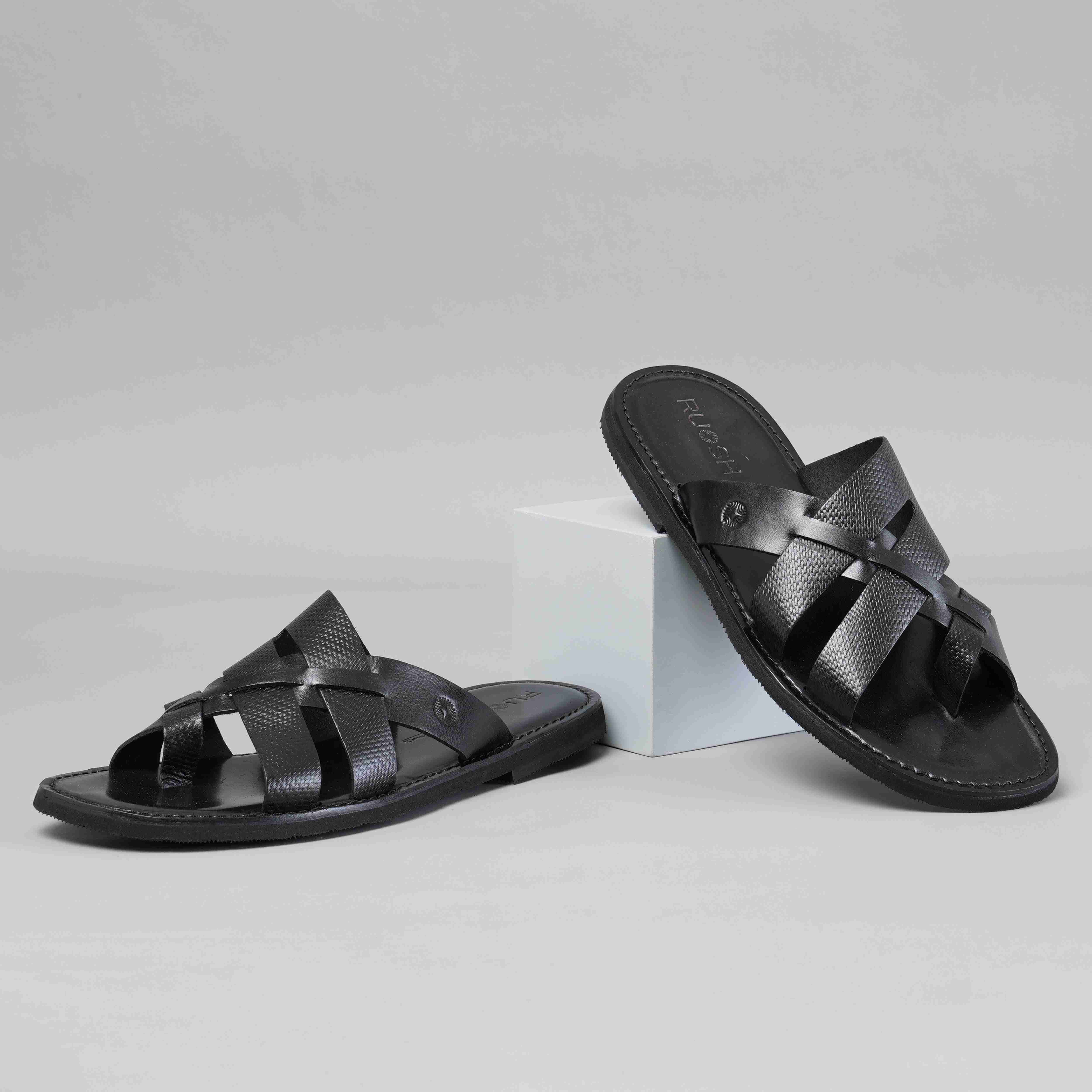 The Pisa Ruosh Men Black Cross Strap Slipper