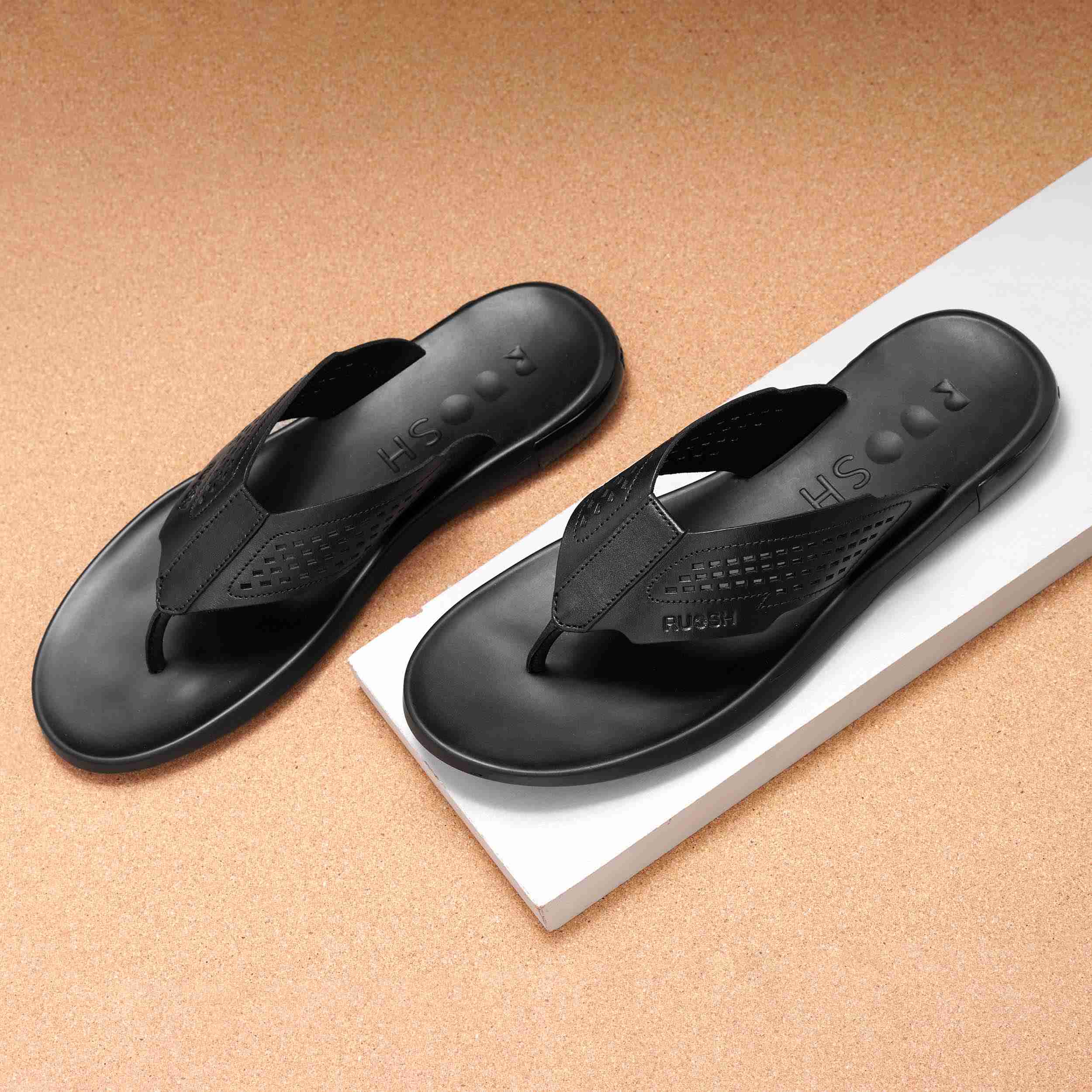 The James Black Men Casual Slipper Ruosh