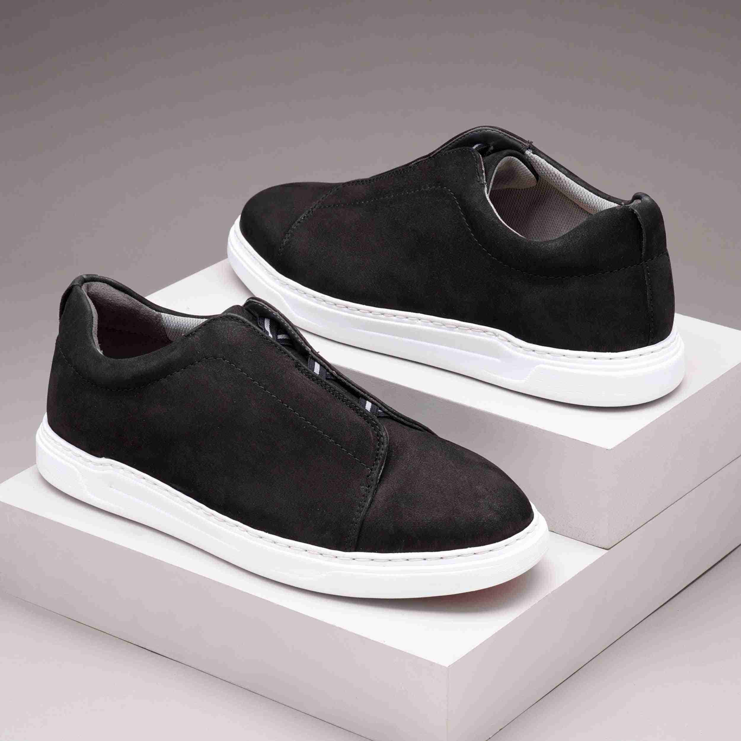 The Parcen Ruosh Men Black Casual Sneaker