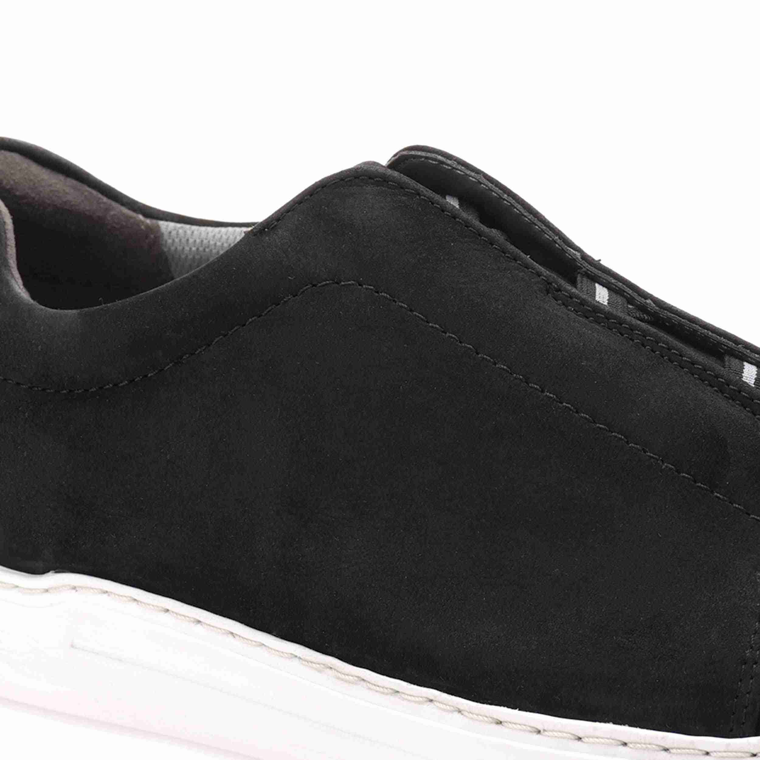 The Parcen Ruosh Men Black Casual Sneaker