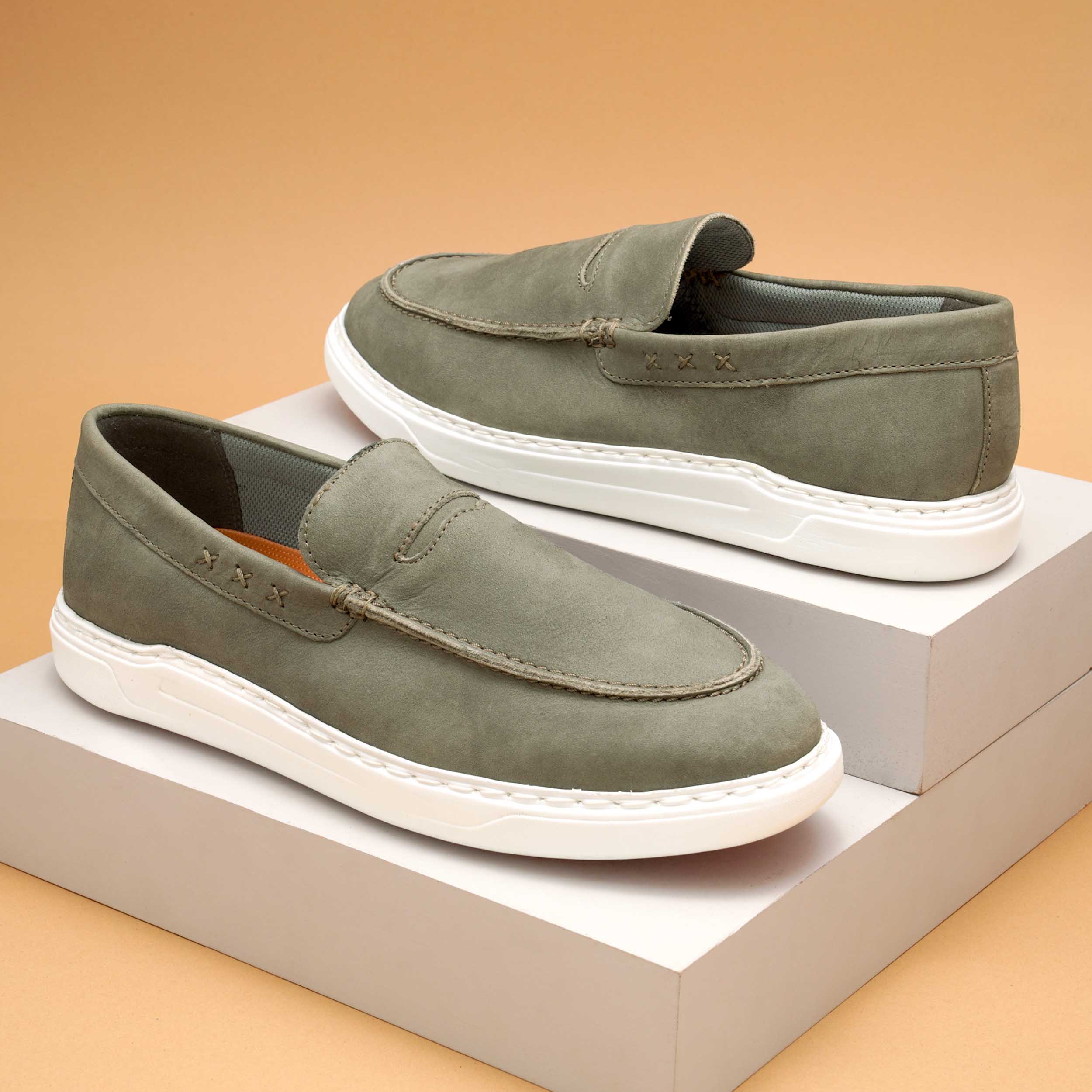 The Delle Ruosh Men Olive Green Casual Sneaker