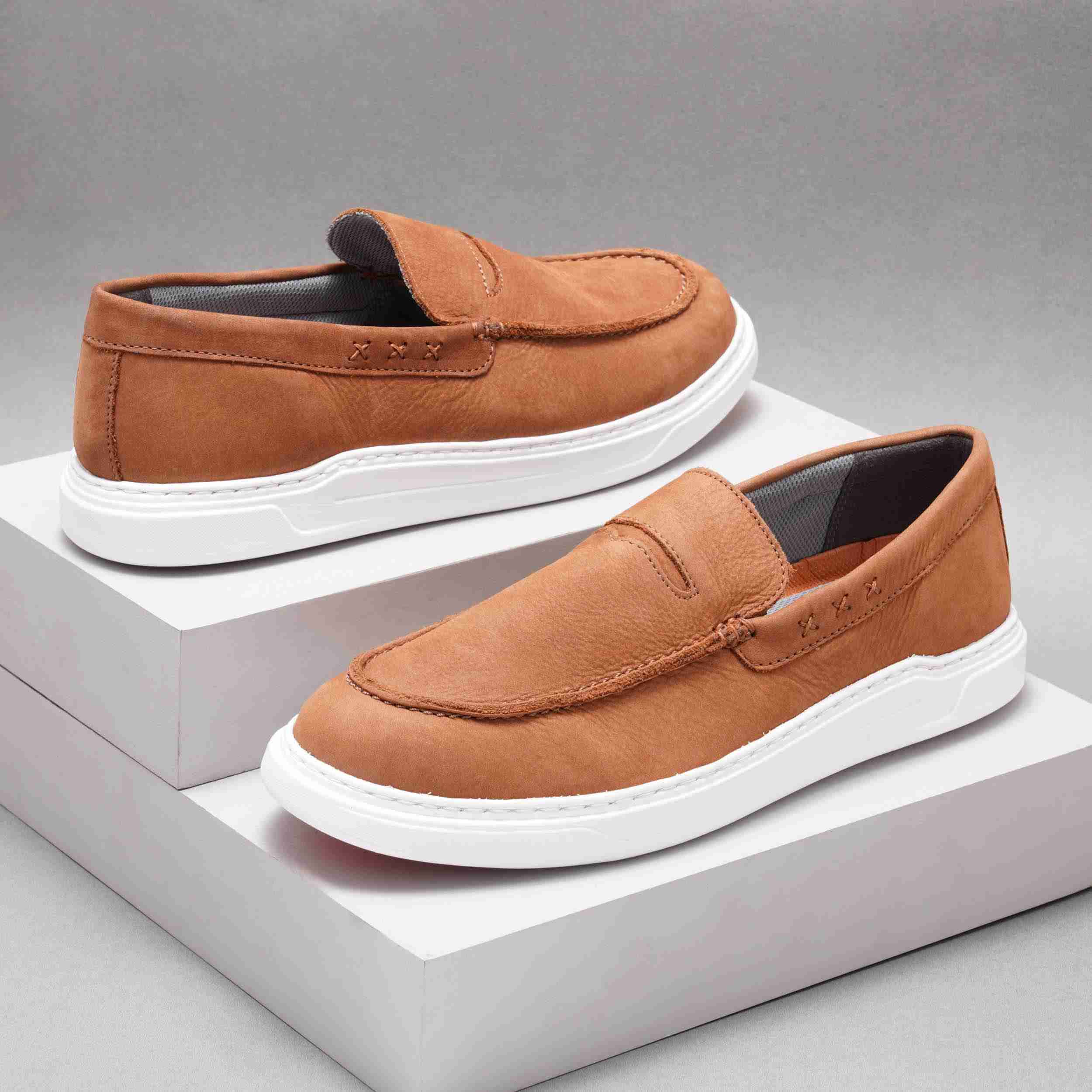 The Delle Ruosh Men Tan Casual Sneaker
