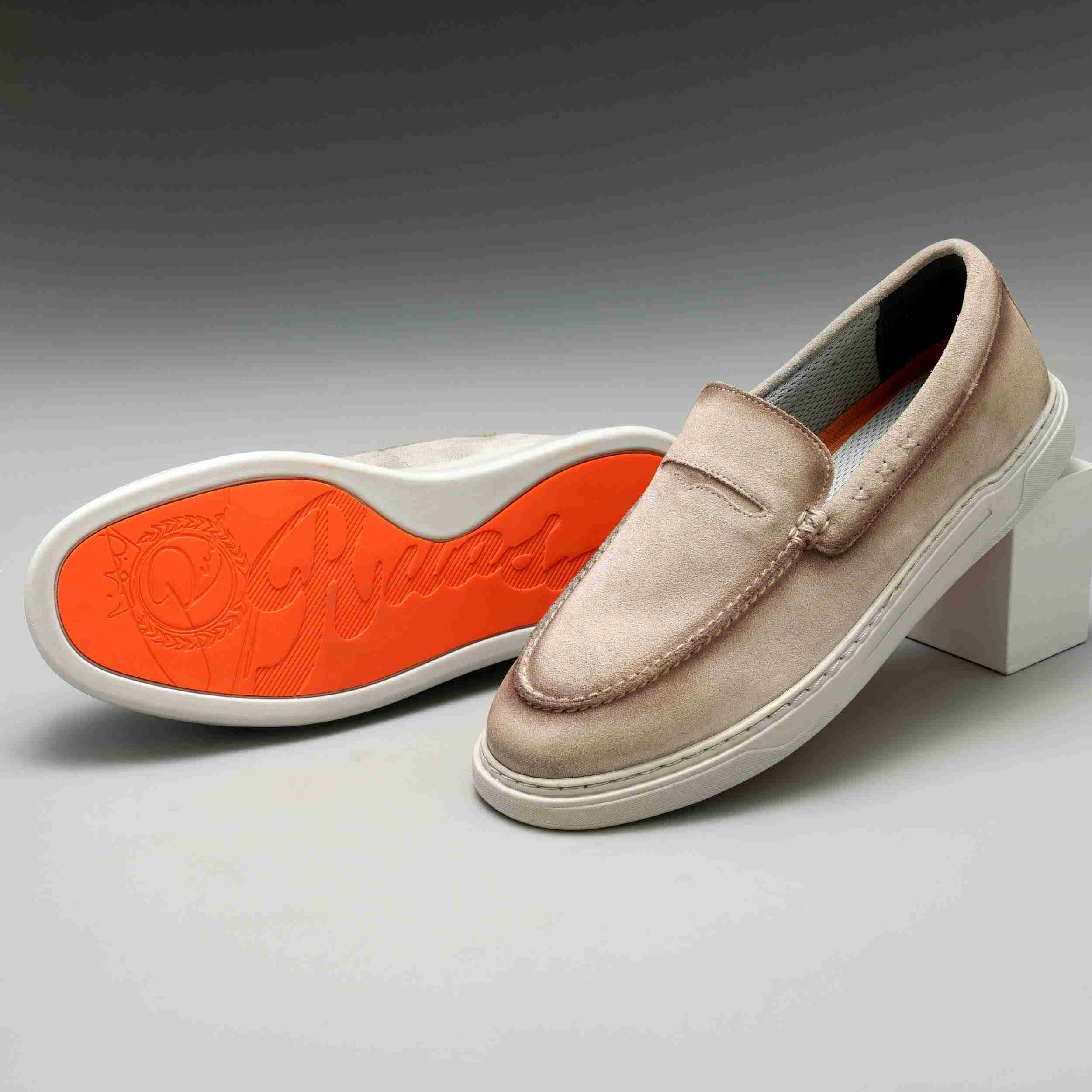 The Delle Ruosh Men Desert Casual Sneaker