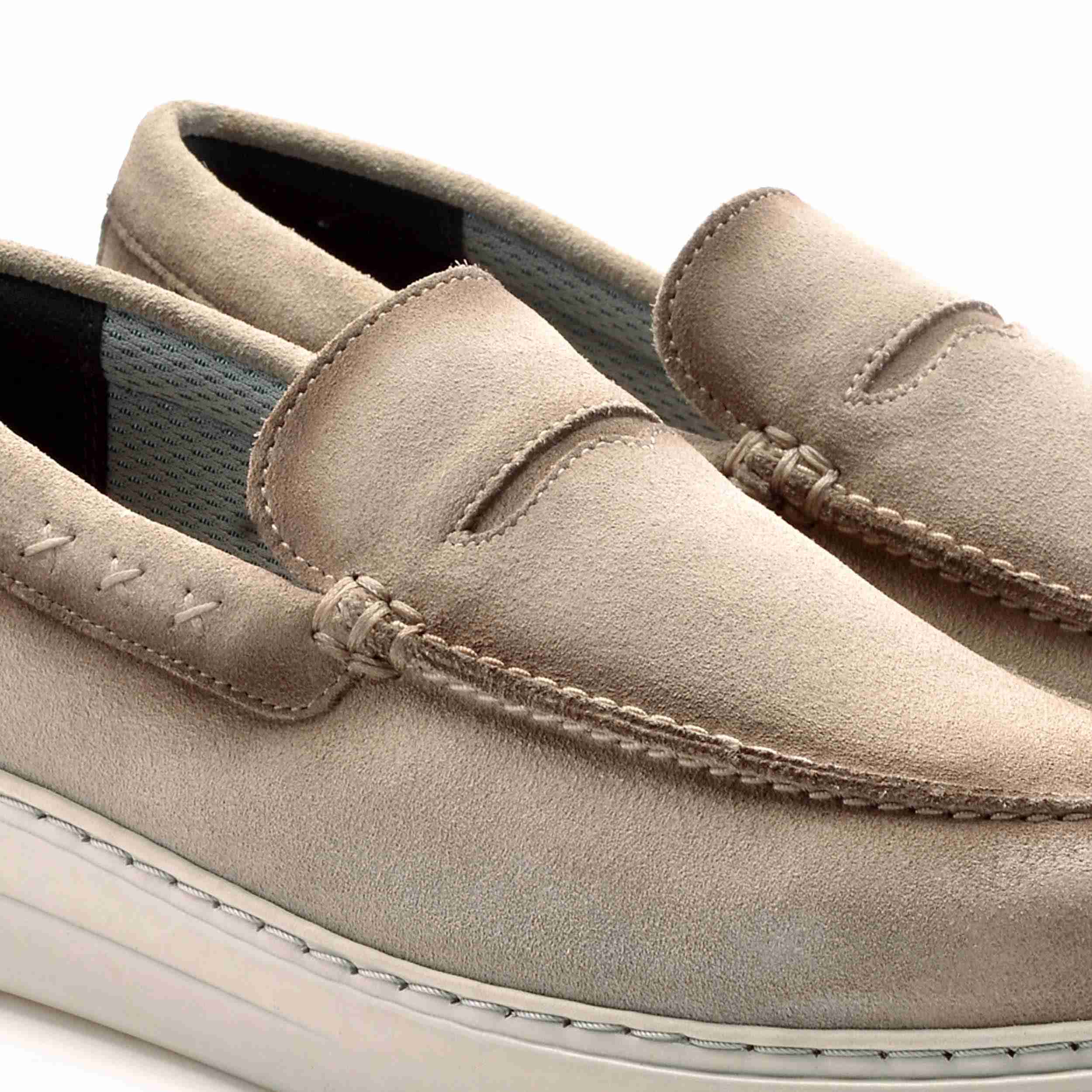 The Delle Ruosh Men Desert Casual Sneaker