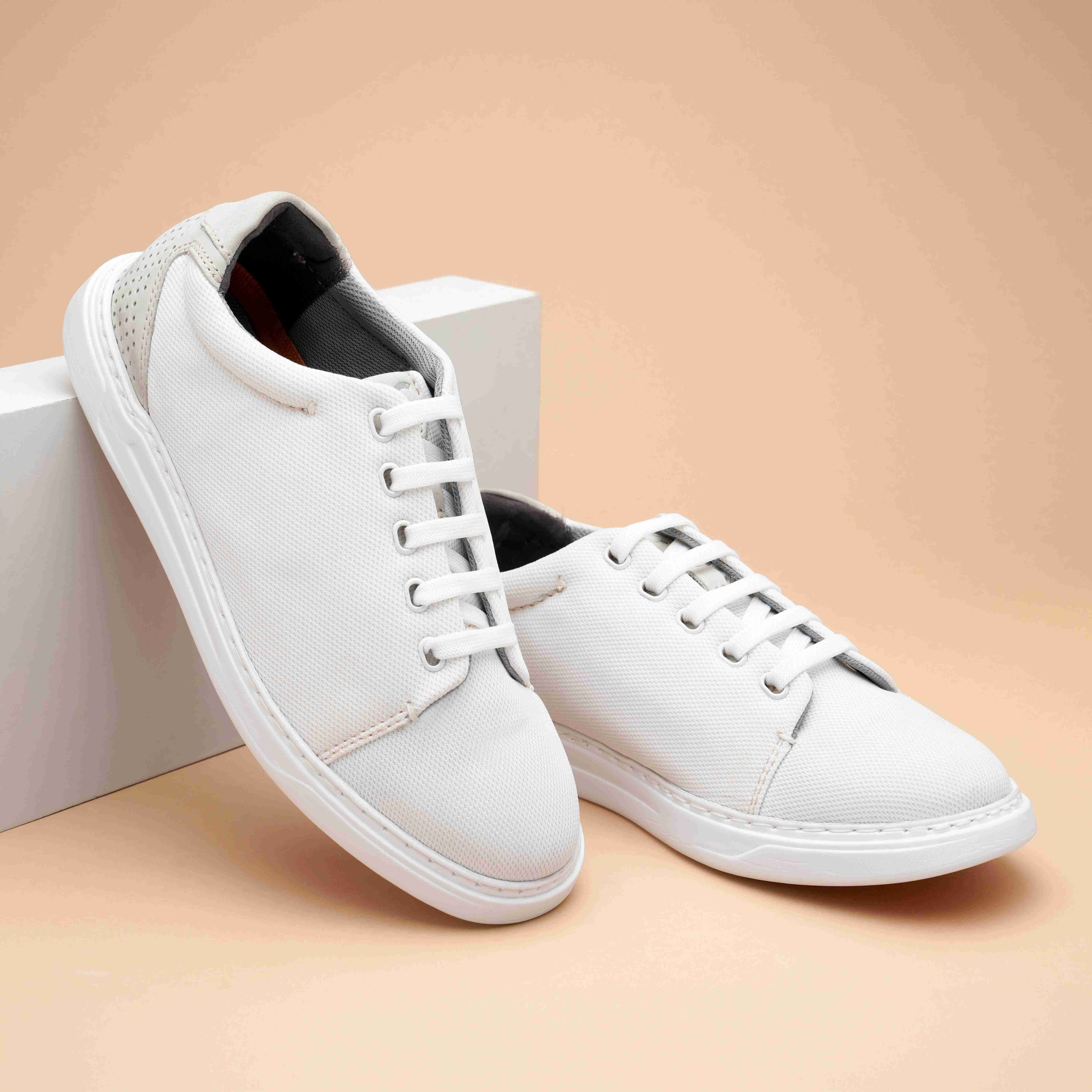 The Ruth Ruosh Men White Casual Sneaker