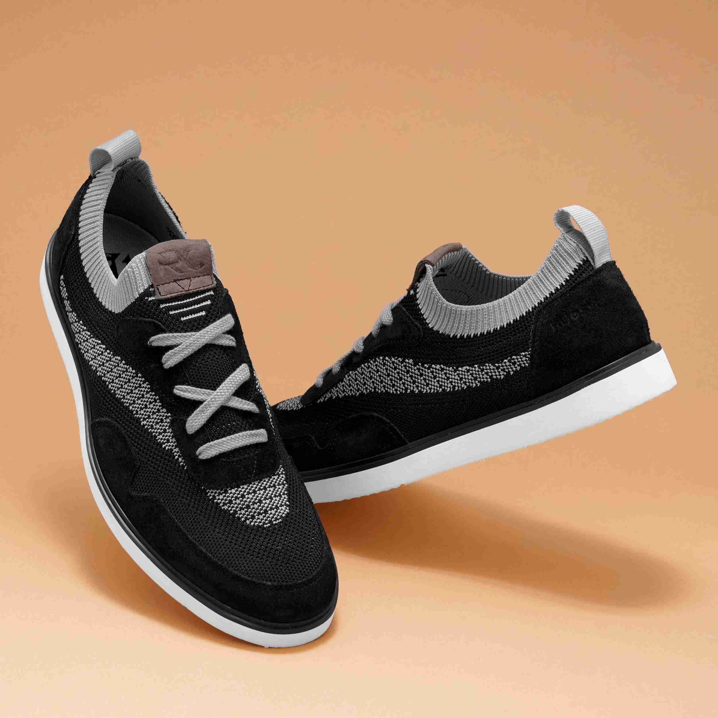 The Gladwin Ruosh Men Black Casual Sneaker