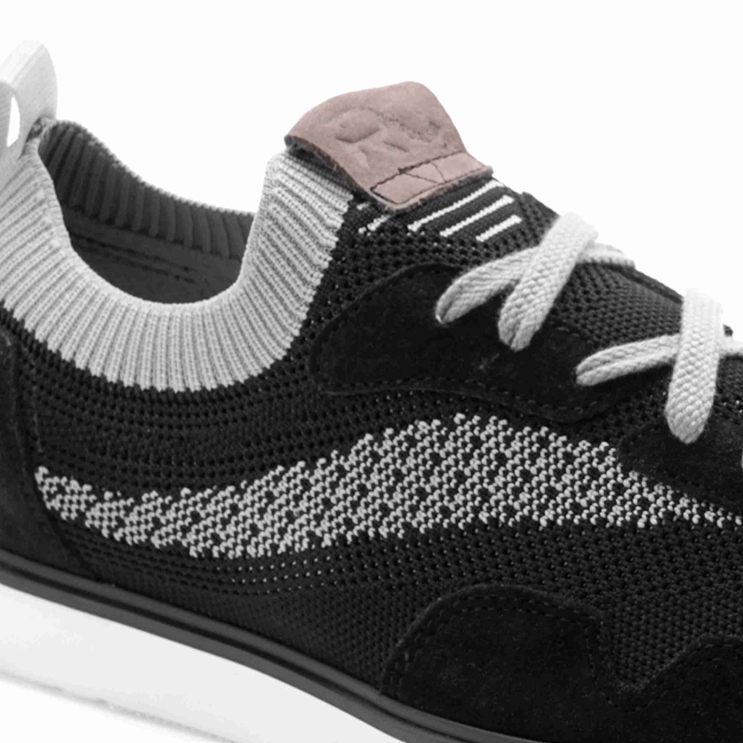 The Gladwin Ruosh Men Black Casual Sneaker