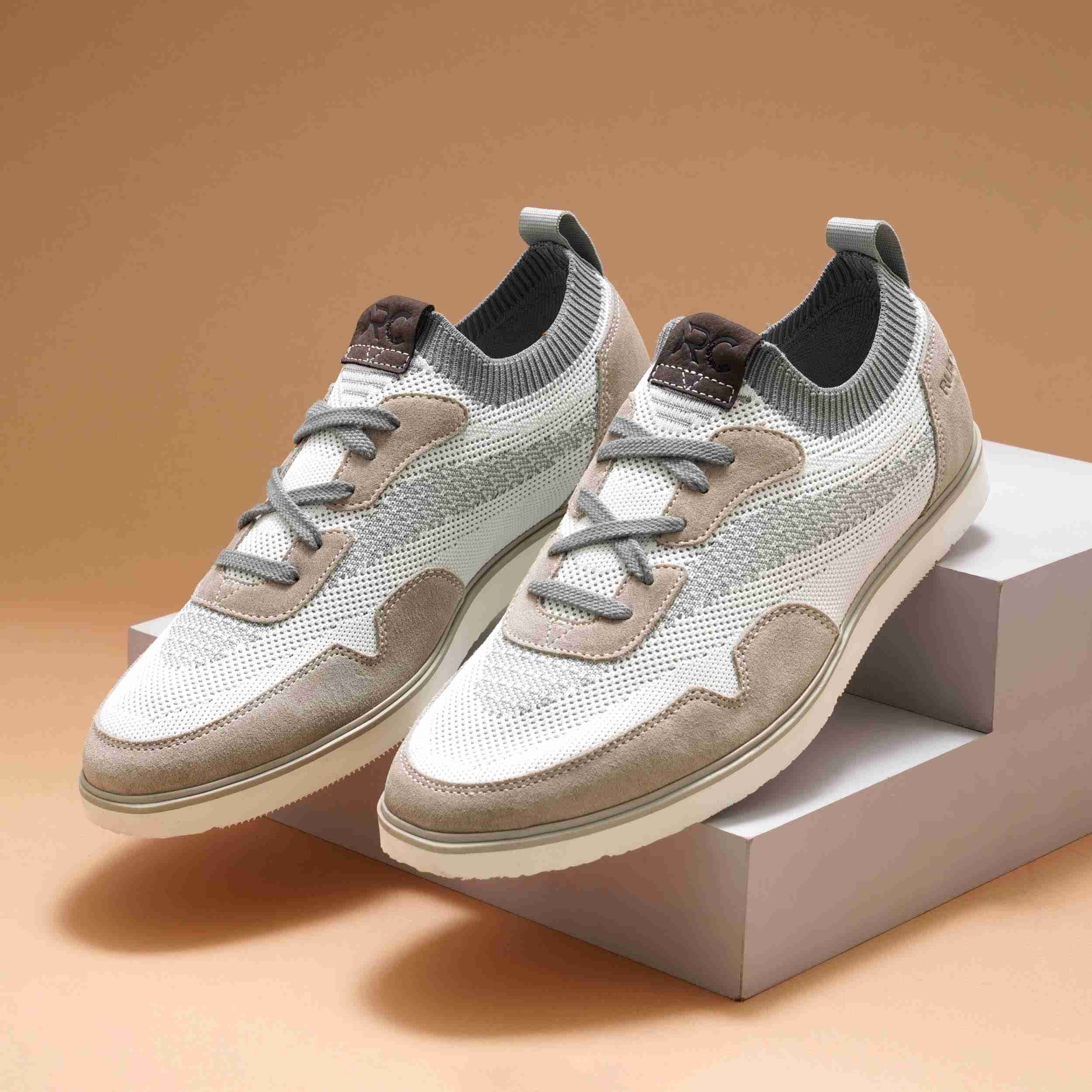 The Gladwin Ruosh Men White Casual Sneaker