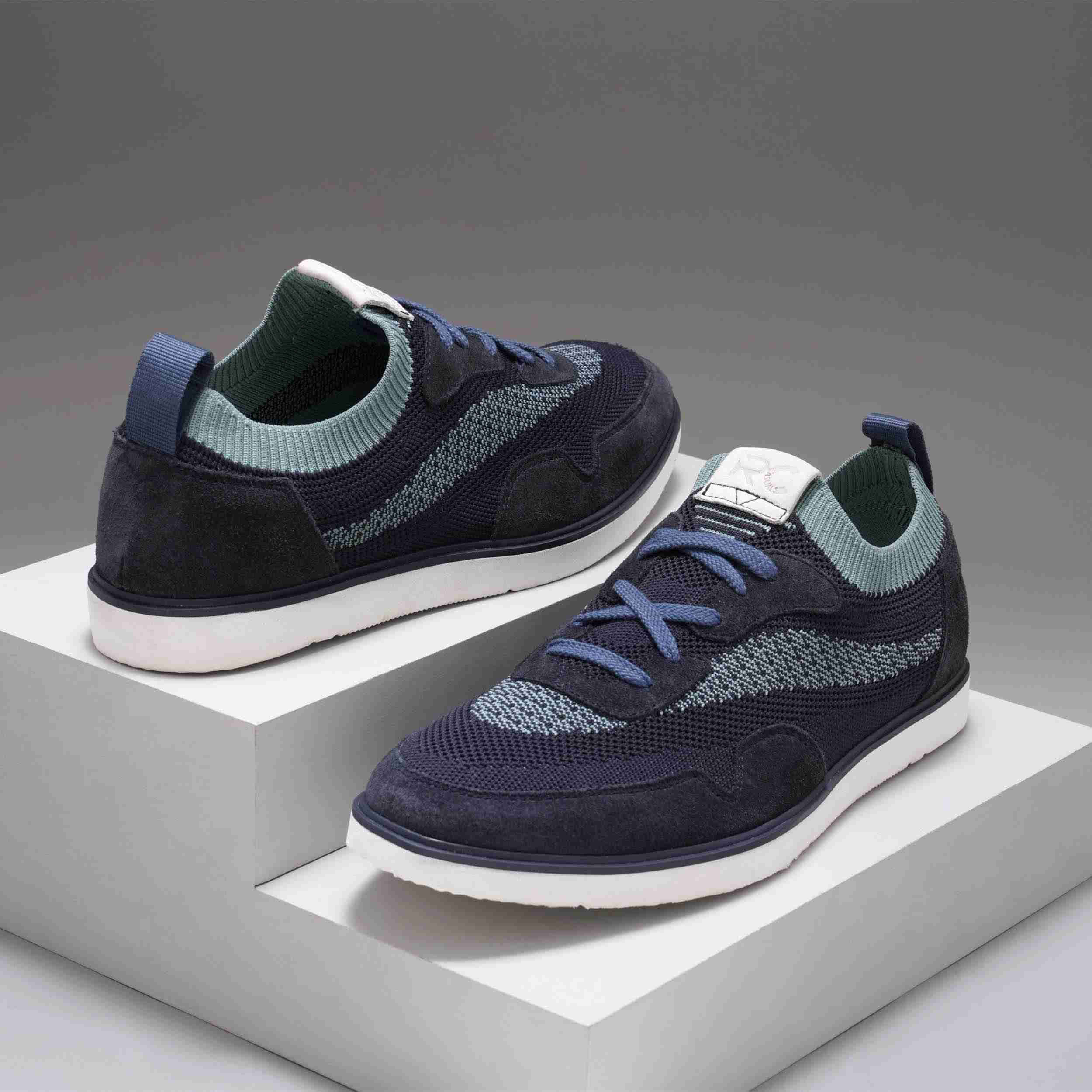 The Gladwin Ruosh Men Blue Casual Sneaker