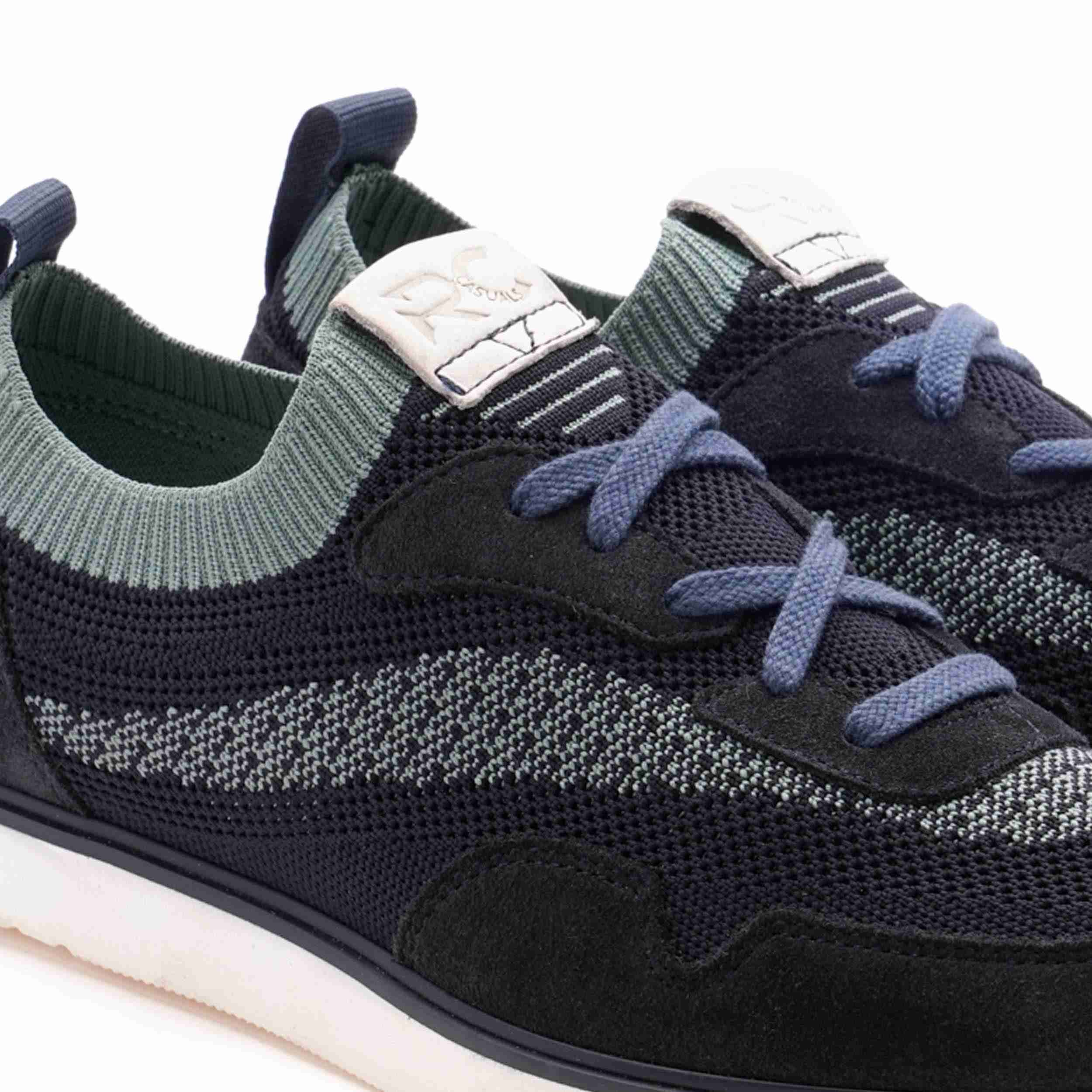 The Gladwin Ruosh Men Blue Casual Sneaker