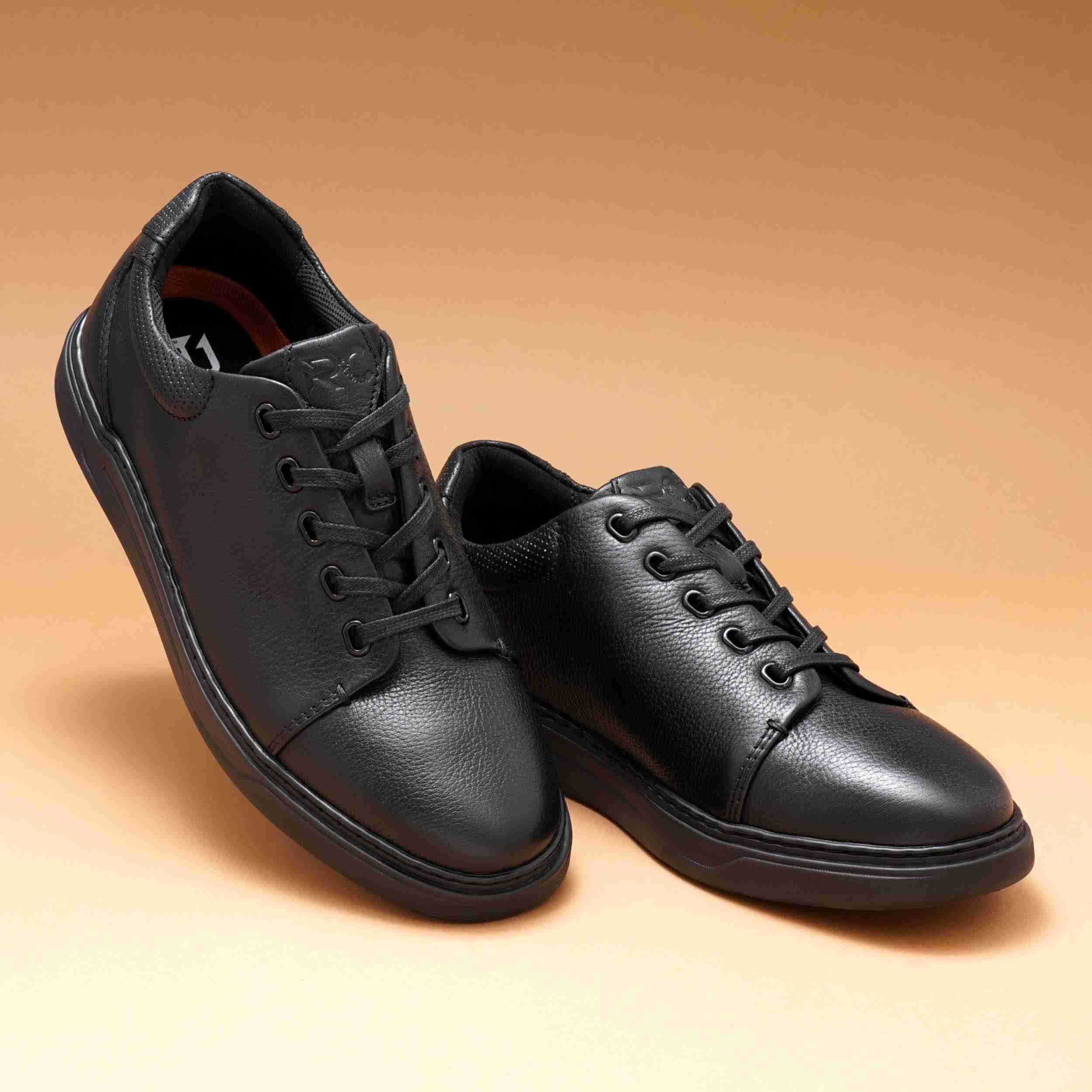 The Ruth Ruosh Men Black Casual Sneaker
