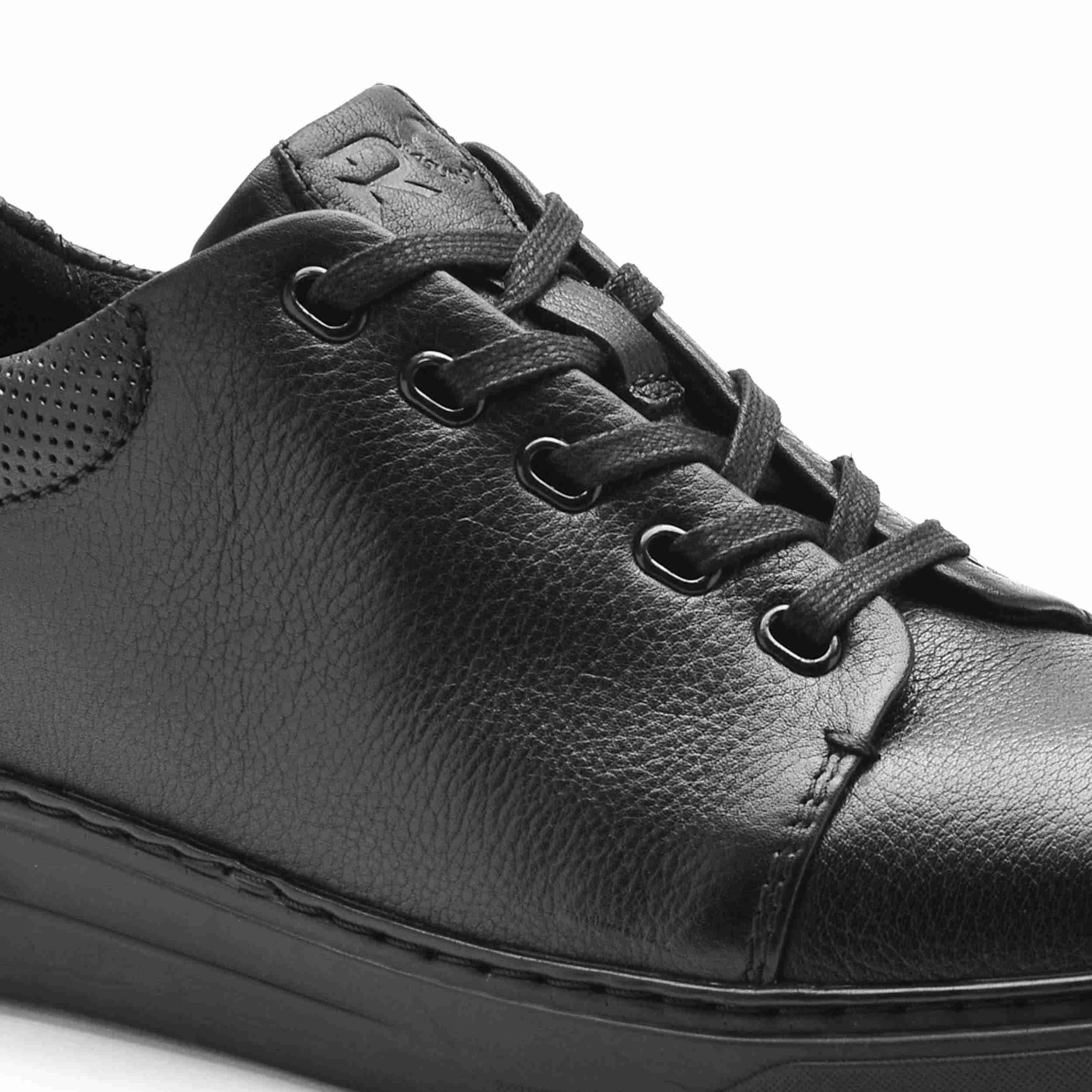 The Ruth Ruosh Men Black Casual Sneaker