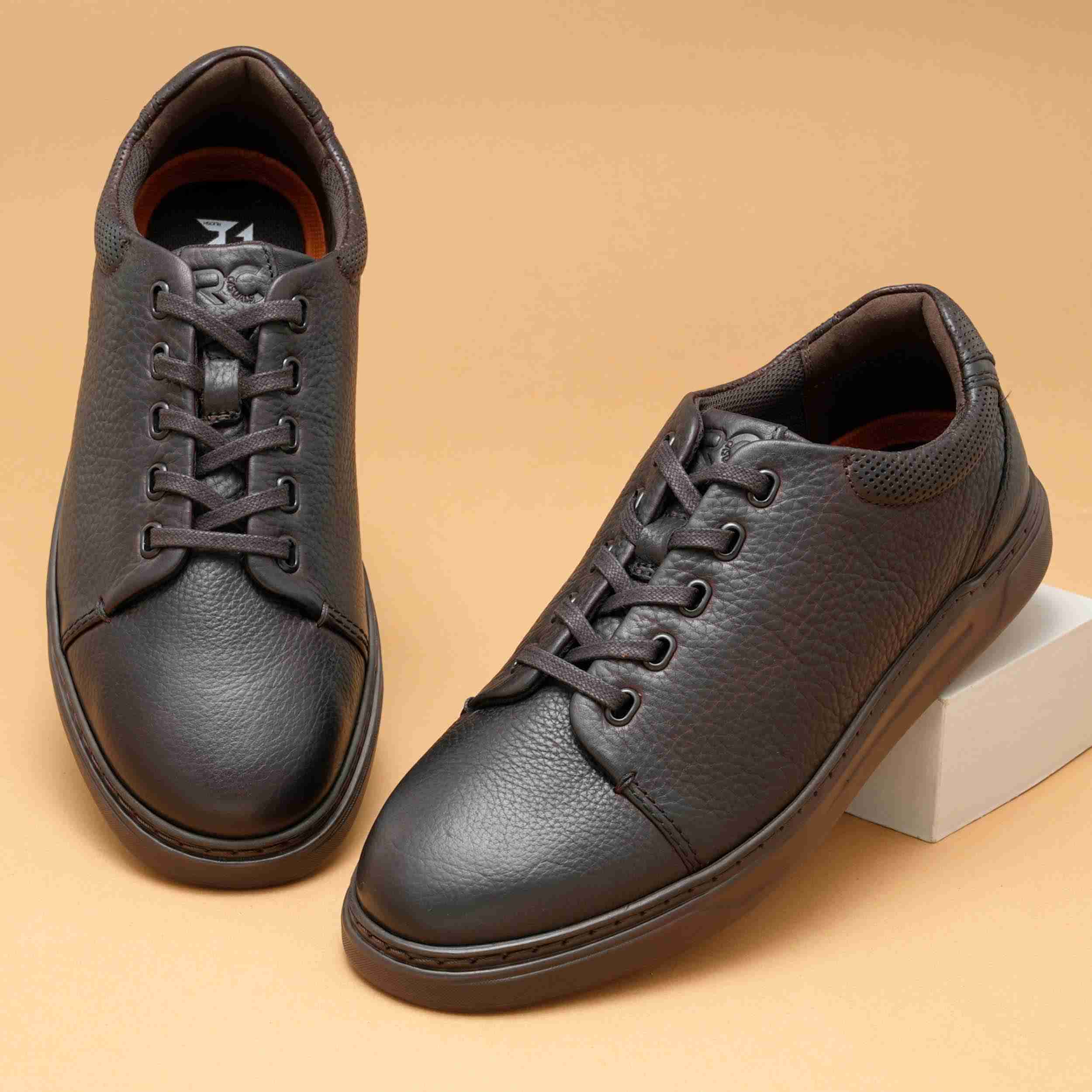 The Ruth Ruosh Men Brown Casual Sneaker