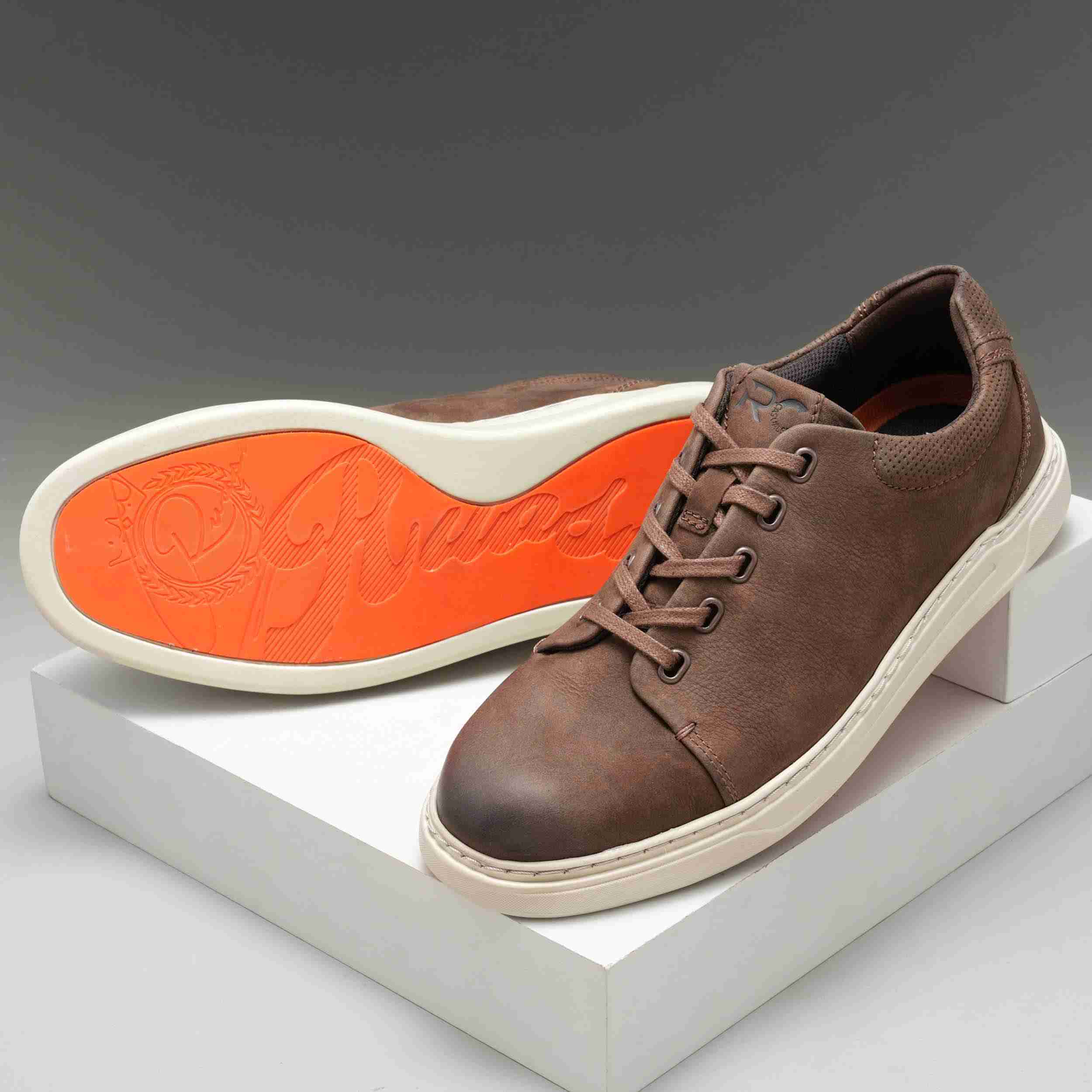 The Ruth Ruosh Men Tan Casual Sneaker