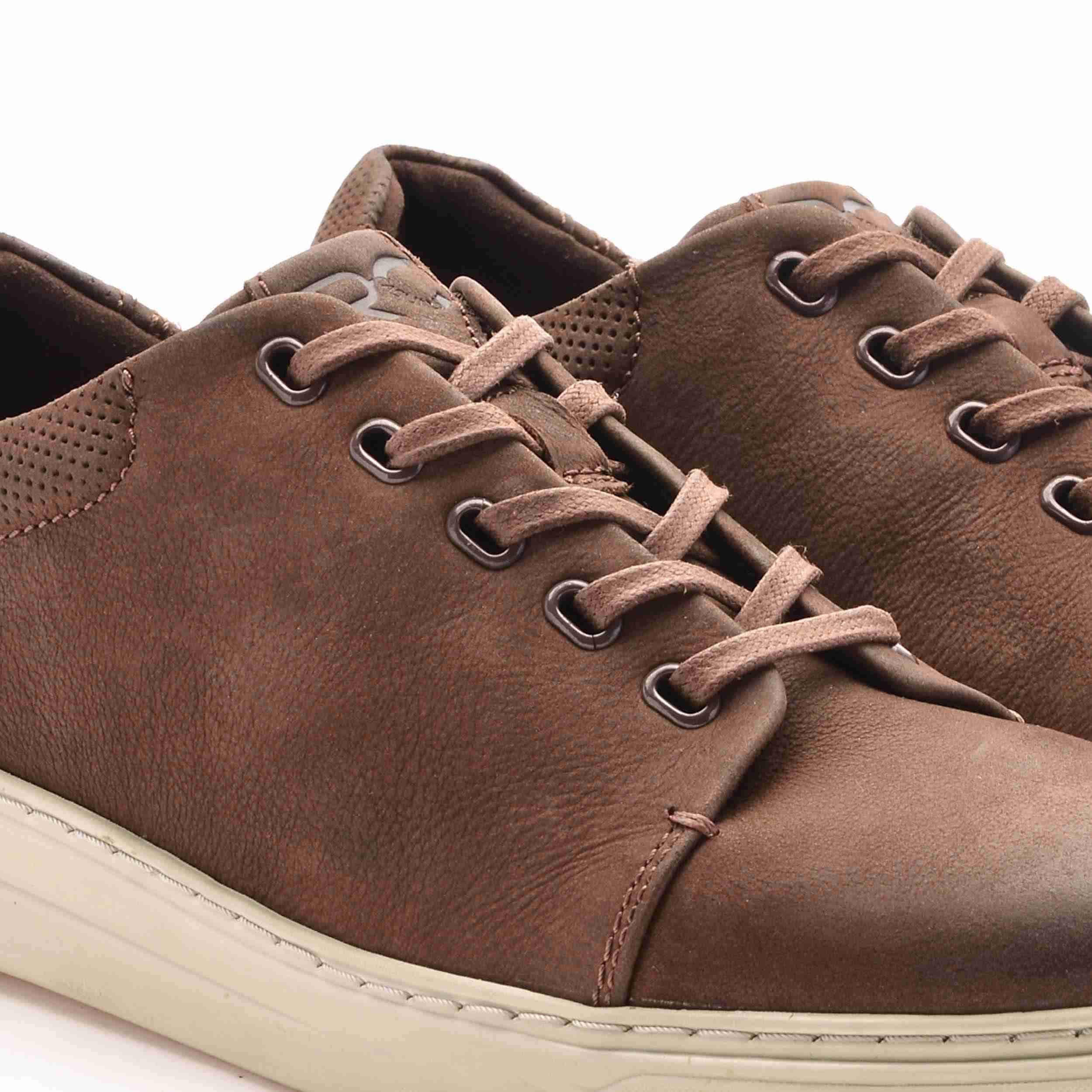 The Ruth Ruosh Men Tan Casual Sneaker
