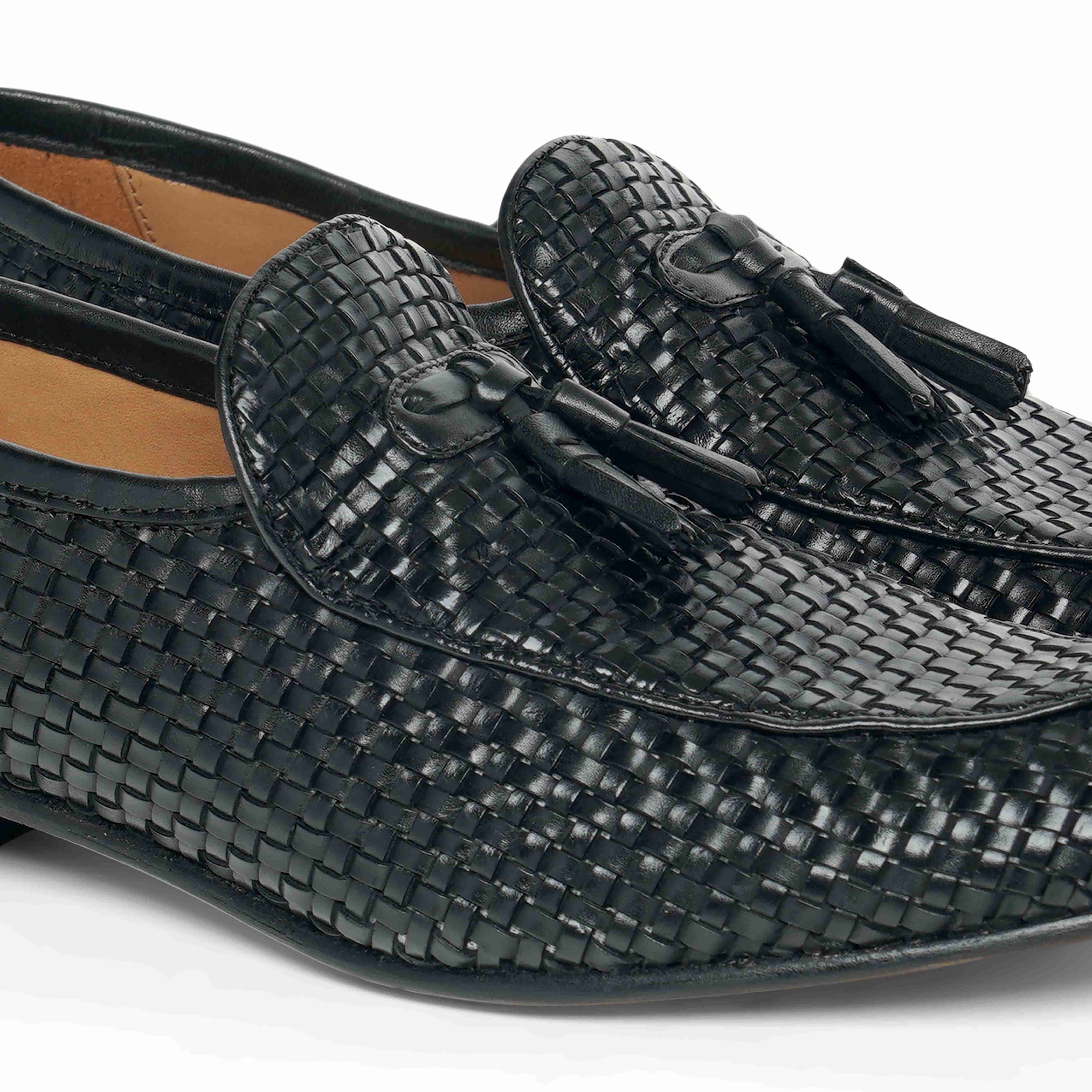 The Lando Ruosh Men Black Handwoven Tassel Loafer