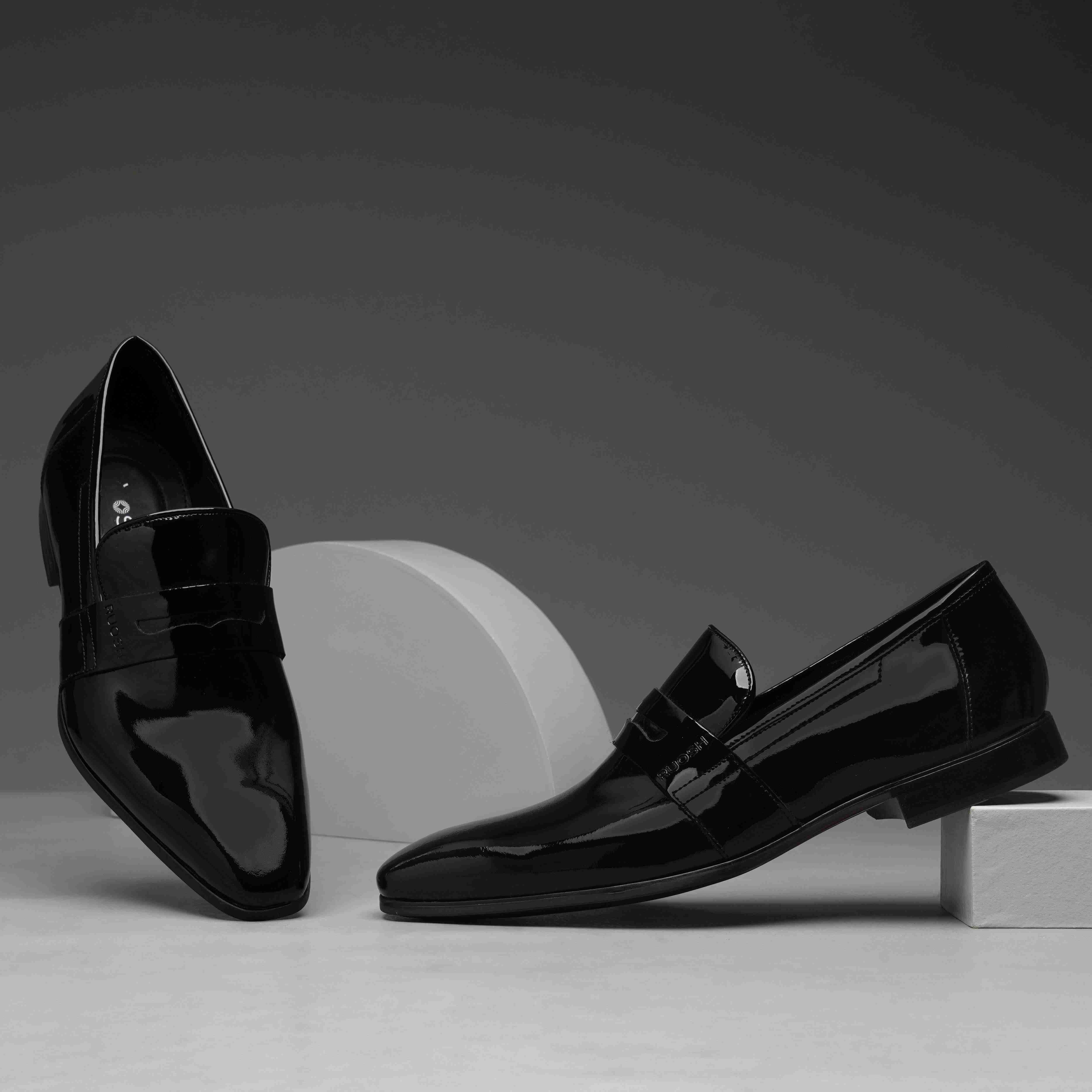 The King Ruosh Men Black Patent Slip-On