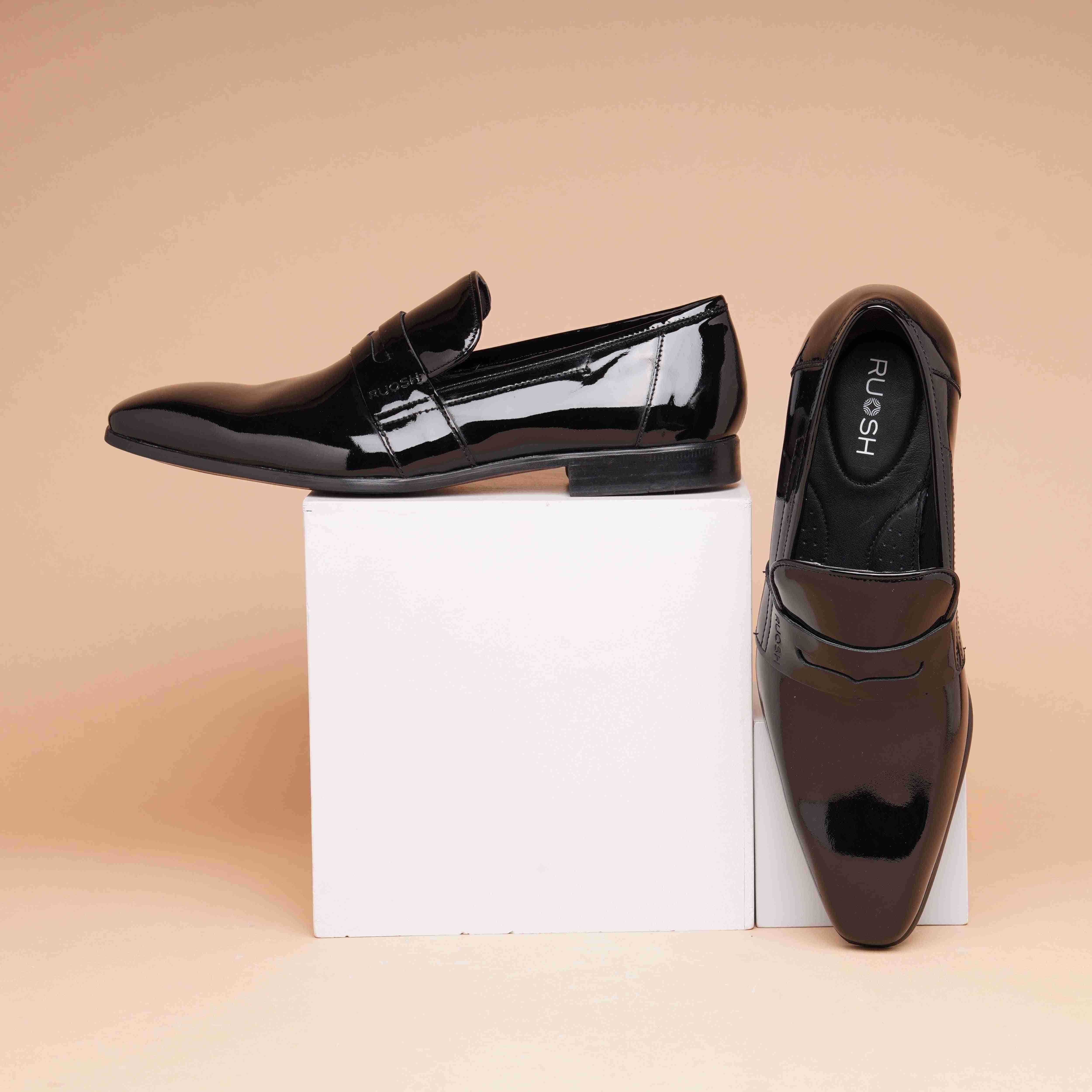 The King Ruosh Men Black Glossy Patent Slip-On
