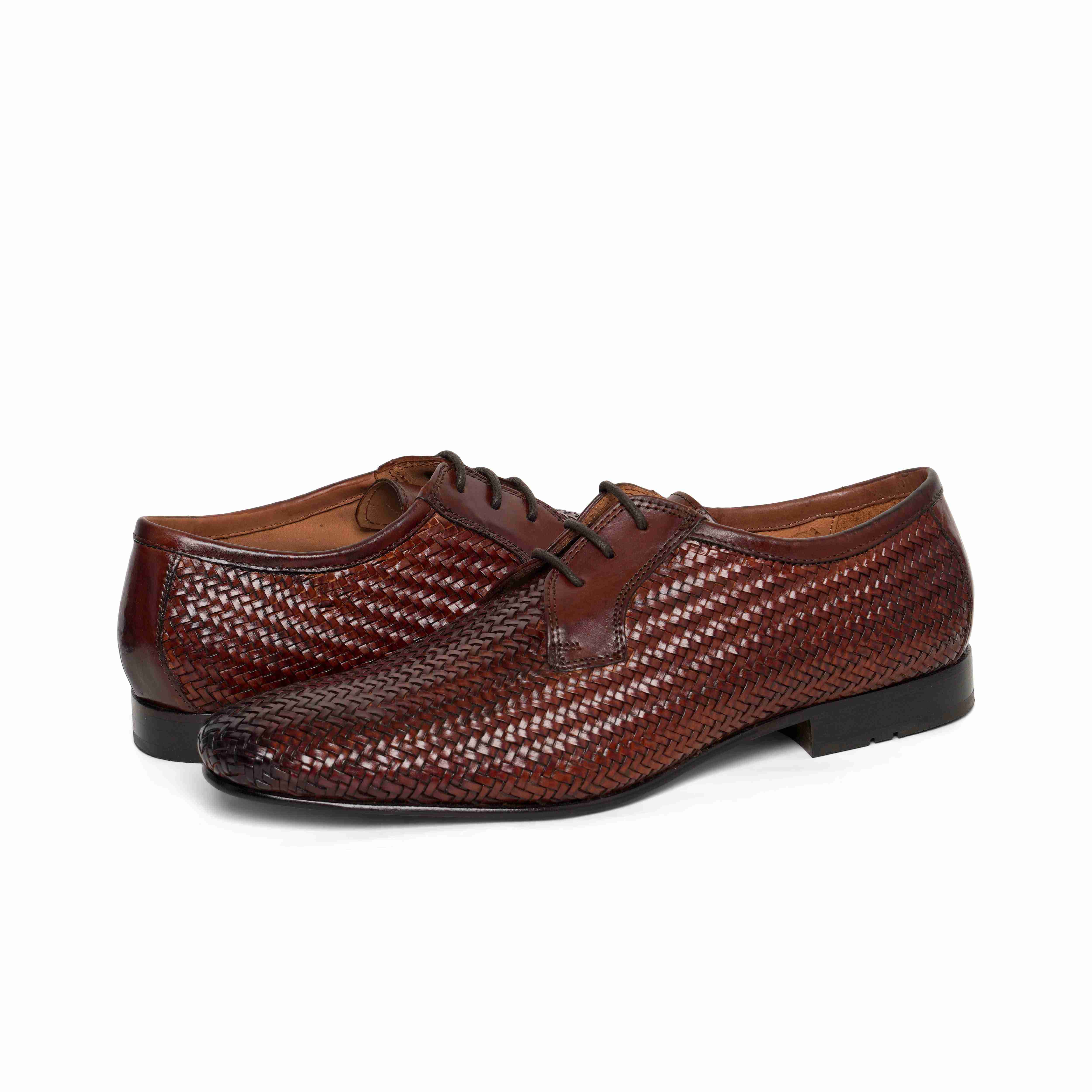 The Lando Ruosh Men Tan Handwoven Derby