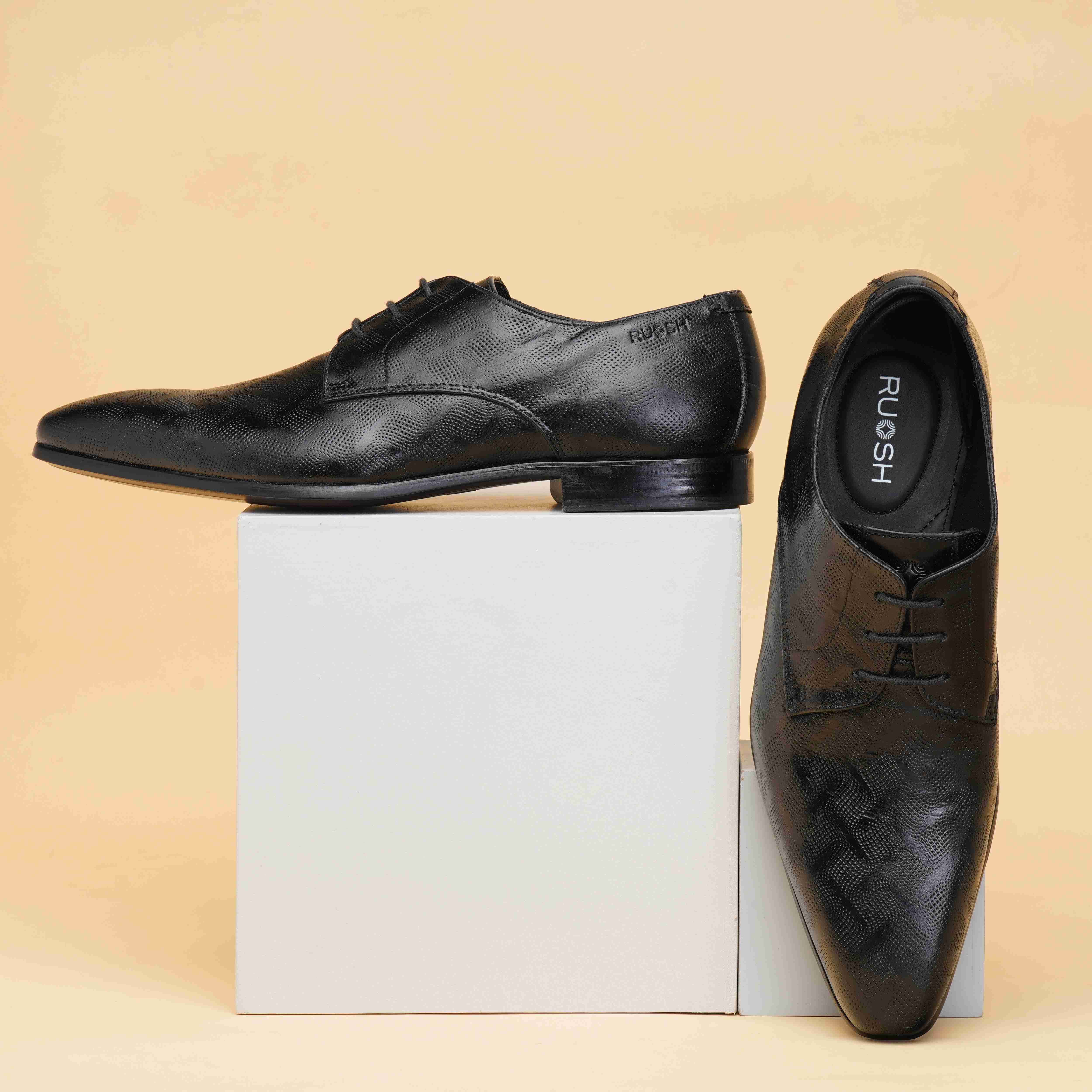 The King Ruosh Men Black Formal Lace-Up