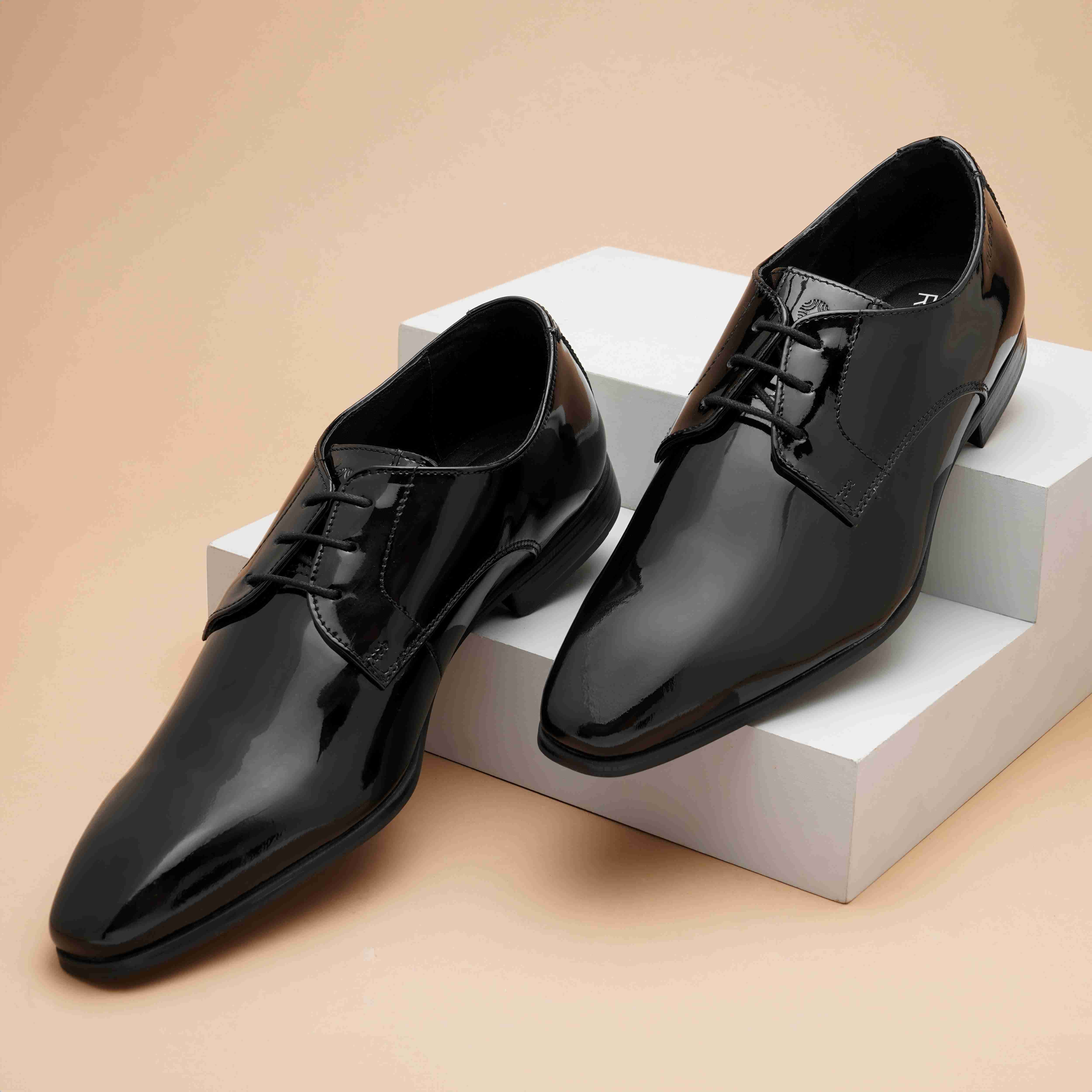 The King Ruosh Men Black Glossy Patent Derby