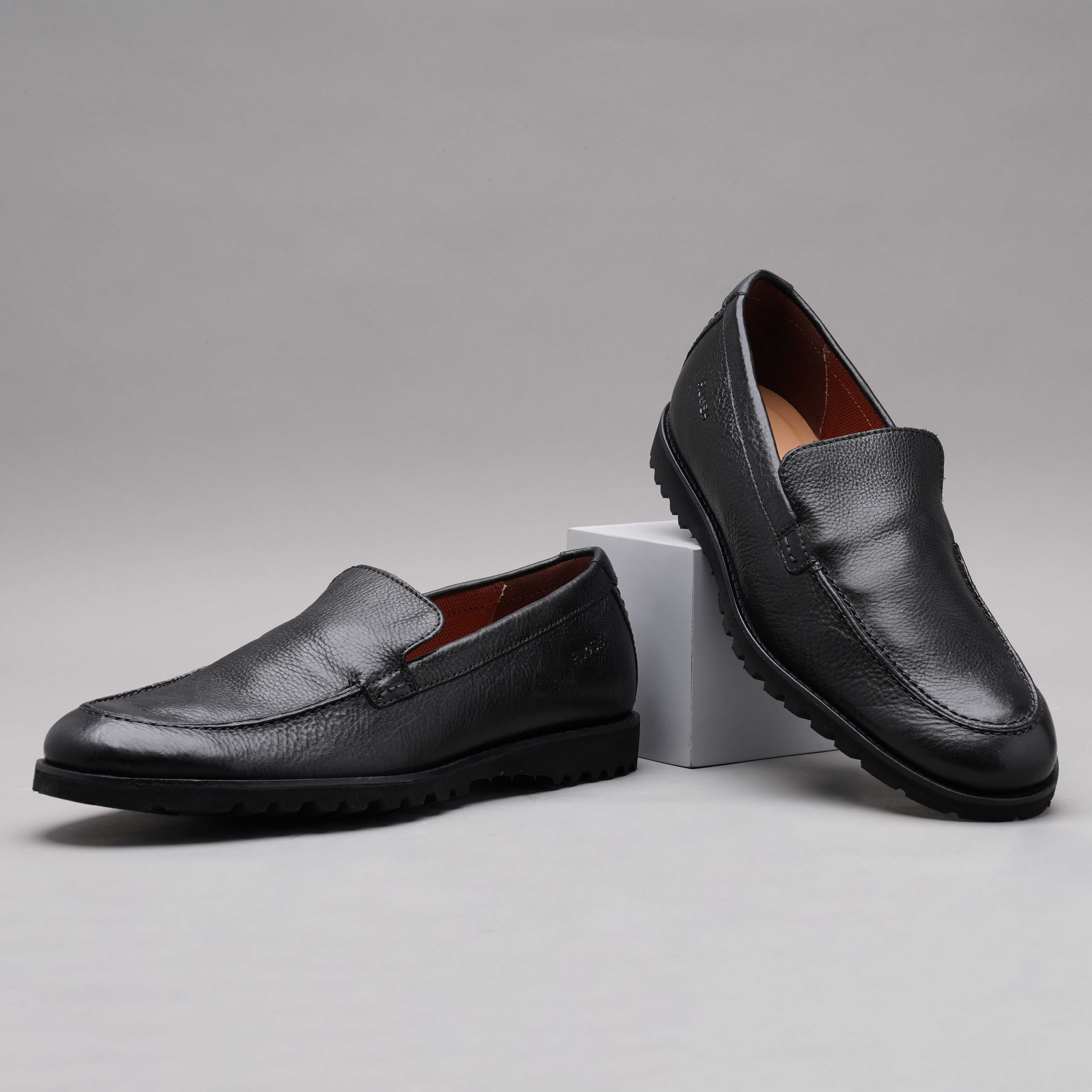 The Otes Ruosh Men Black Casual Loafer
