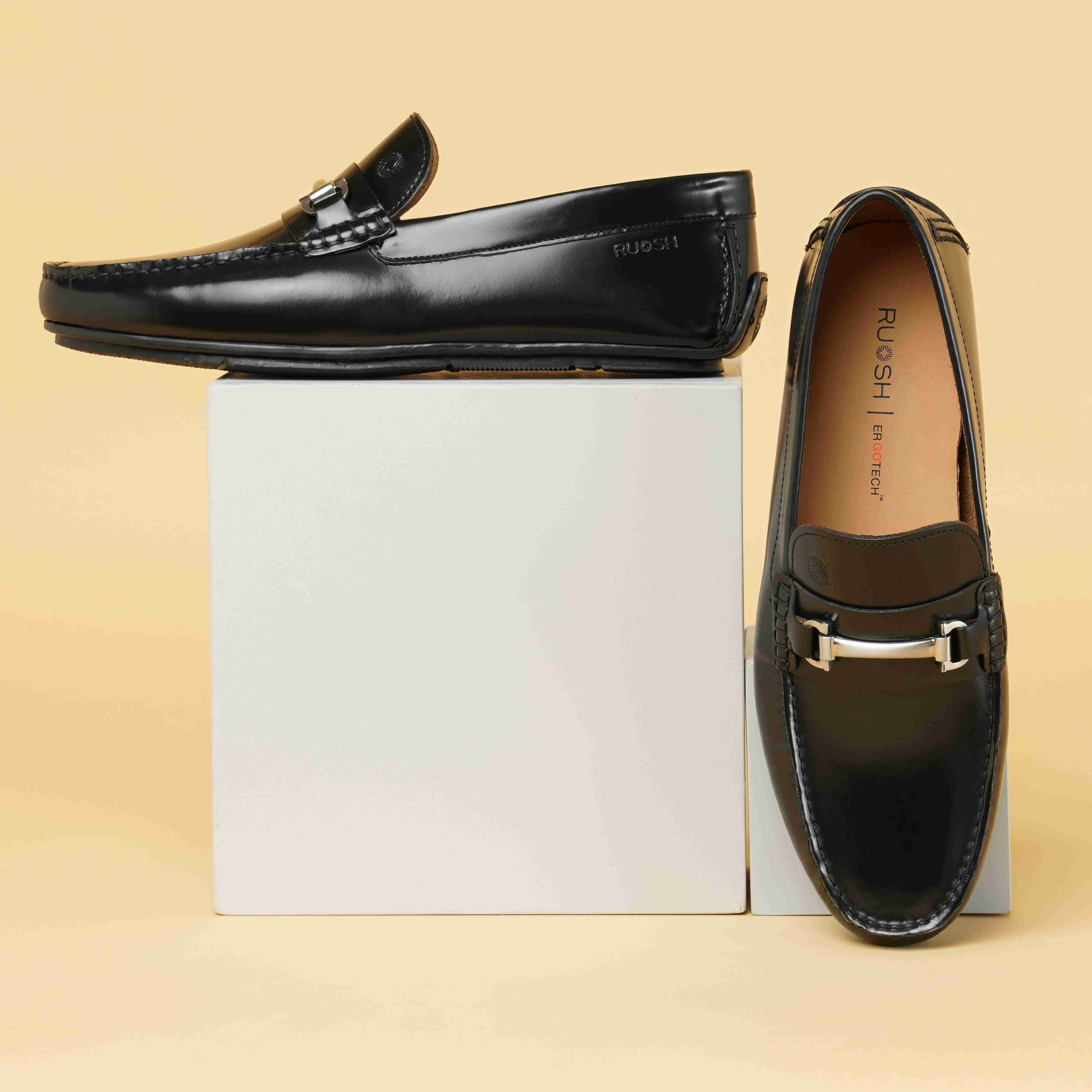 The Macau Ruosh Men Black Glossy Casual Driver