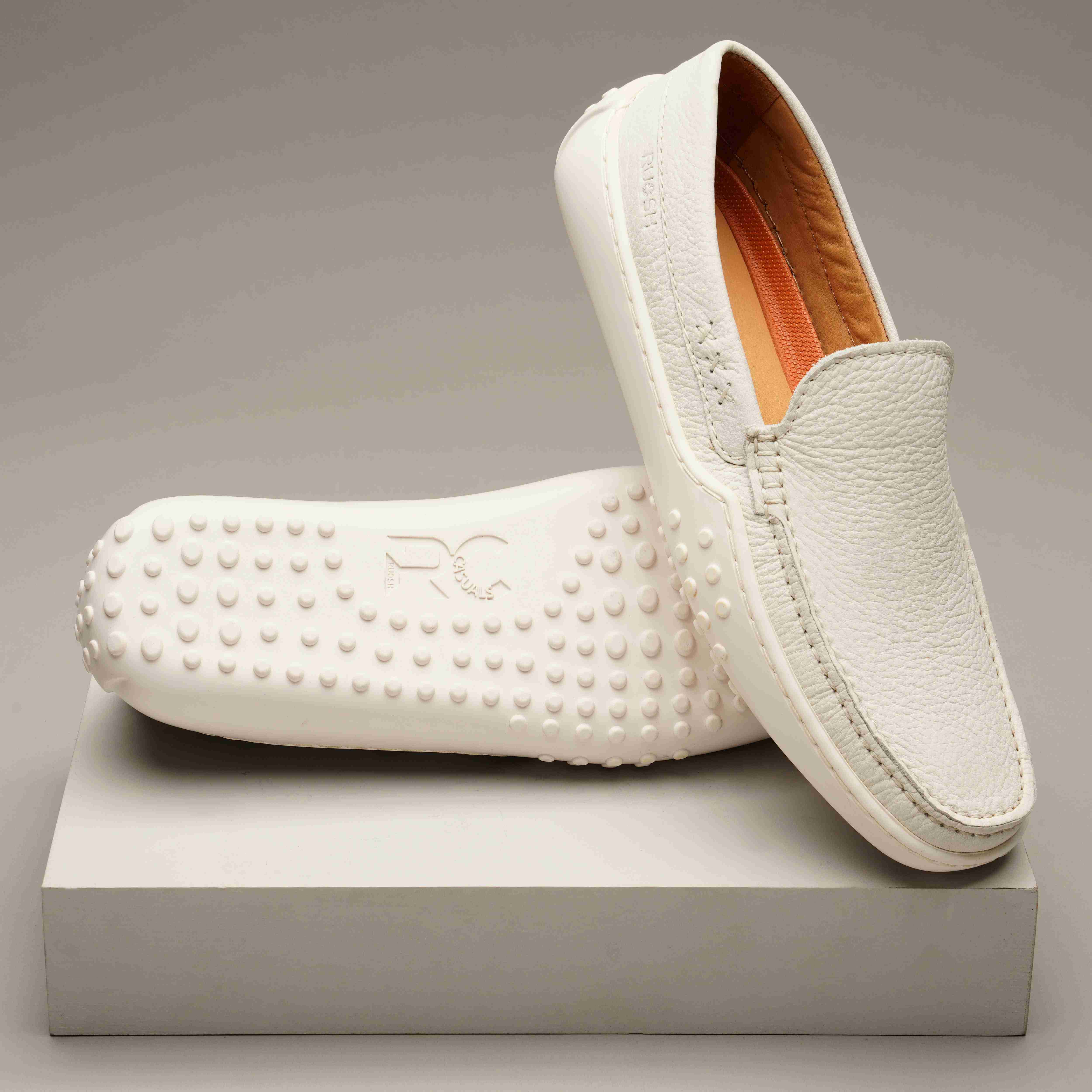 The Lenar2 Ruosh Men White Casual Driver