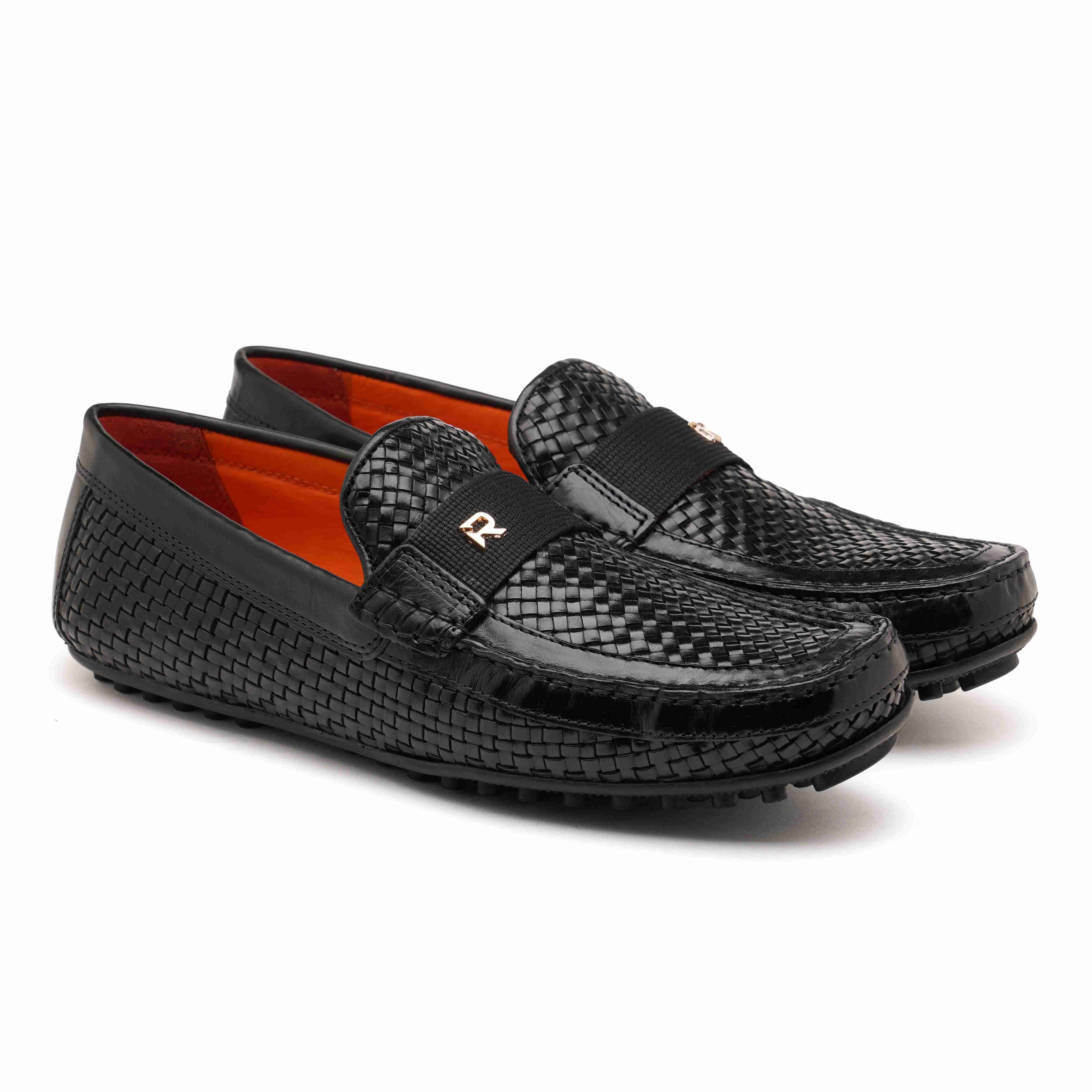 The Seti Ruosh Men Black Handcrafted Leather Loafer