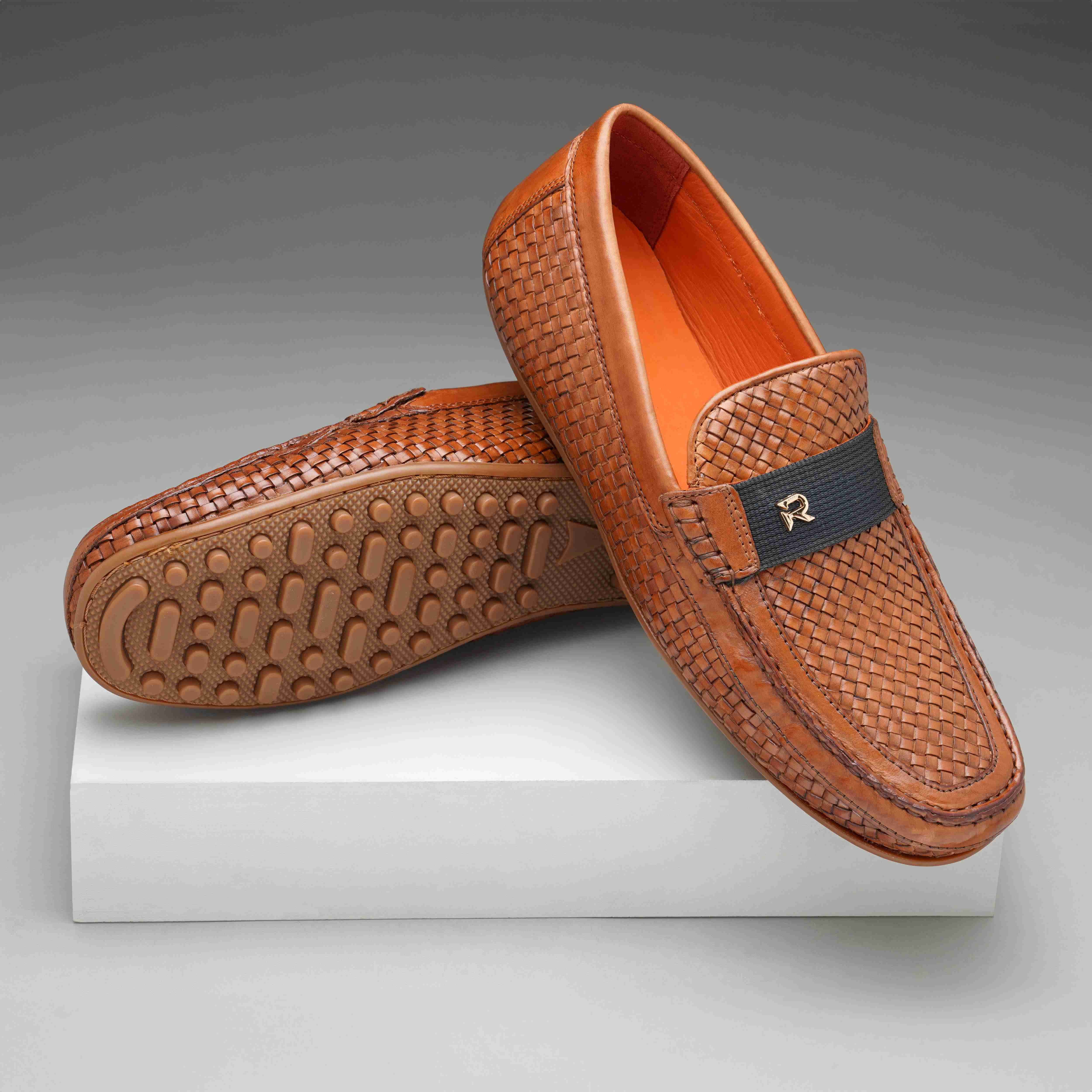 The Seti Ruosh Men Tan Handcrafted Leather Loafer