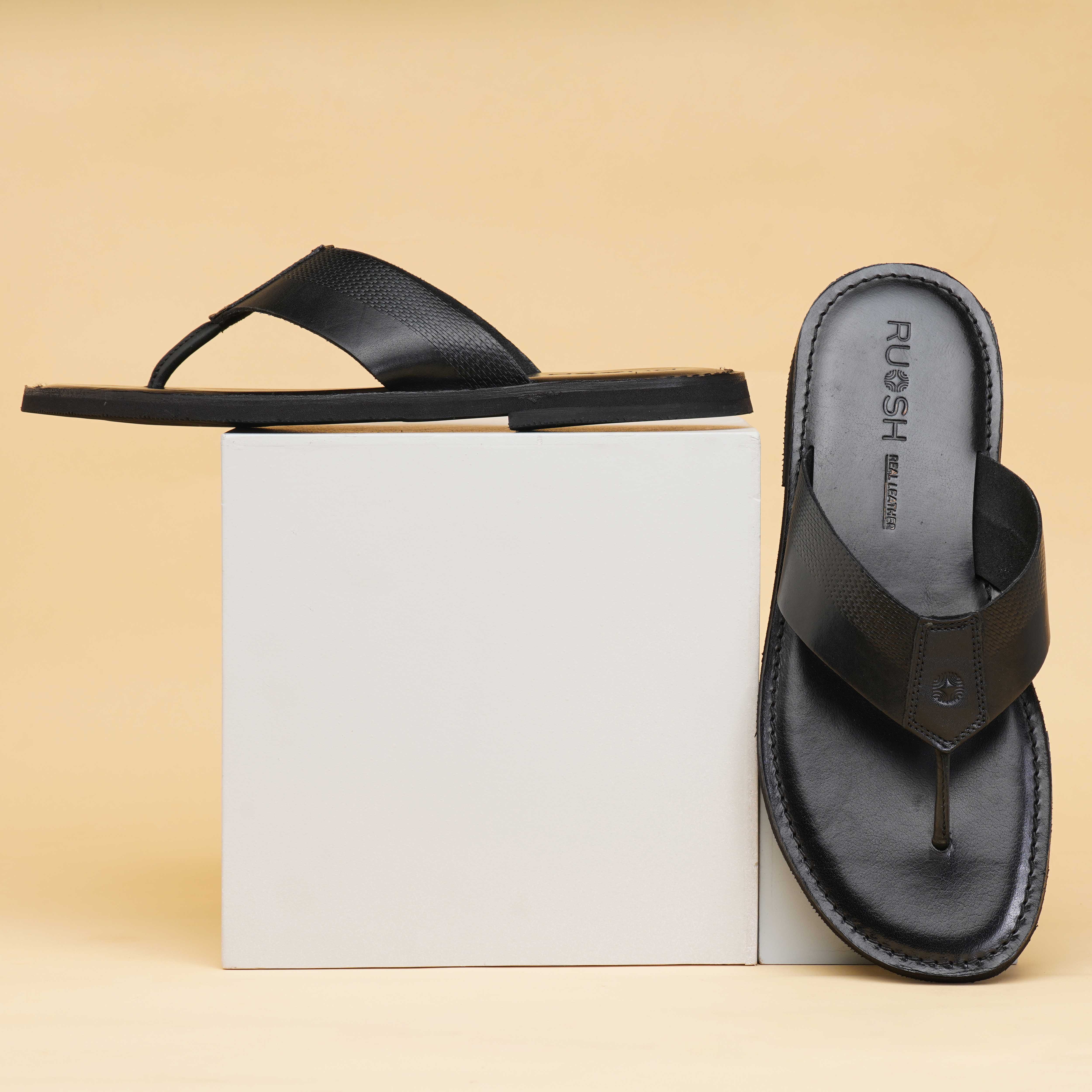 The Pisa Ruosh Men Black Elegant Slipper