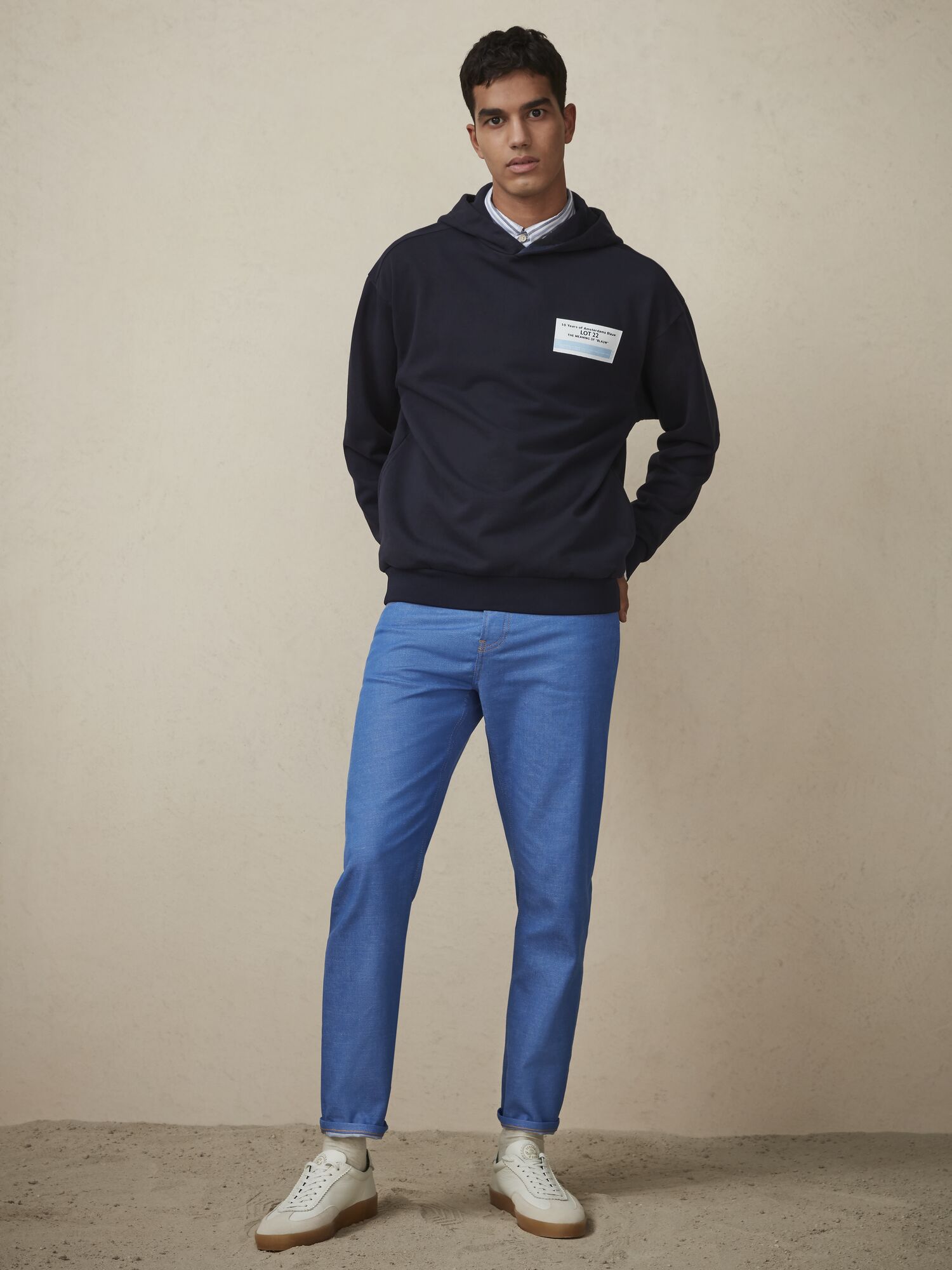 LOT 22 10 YEARS OF AMS BLAUW H