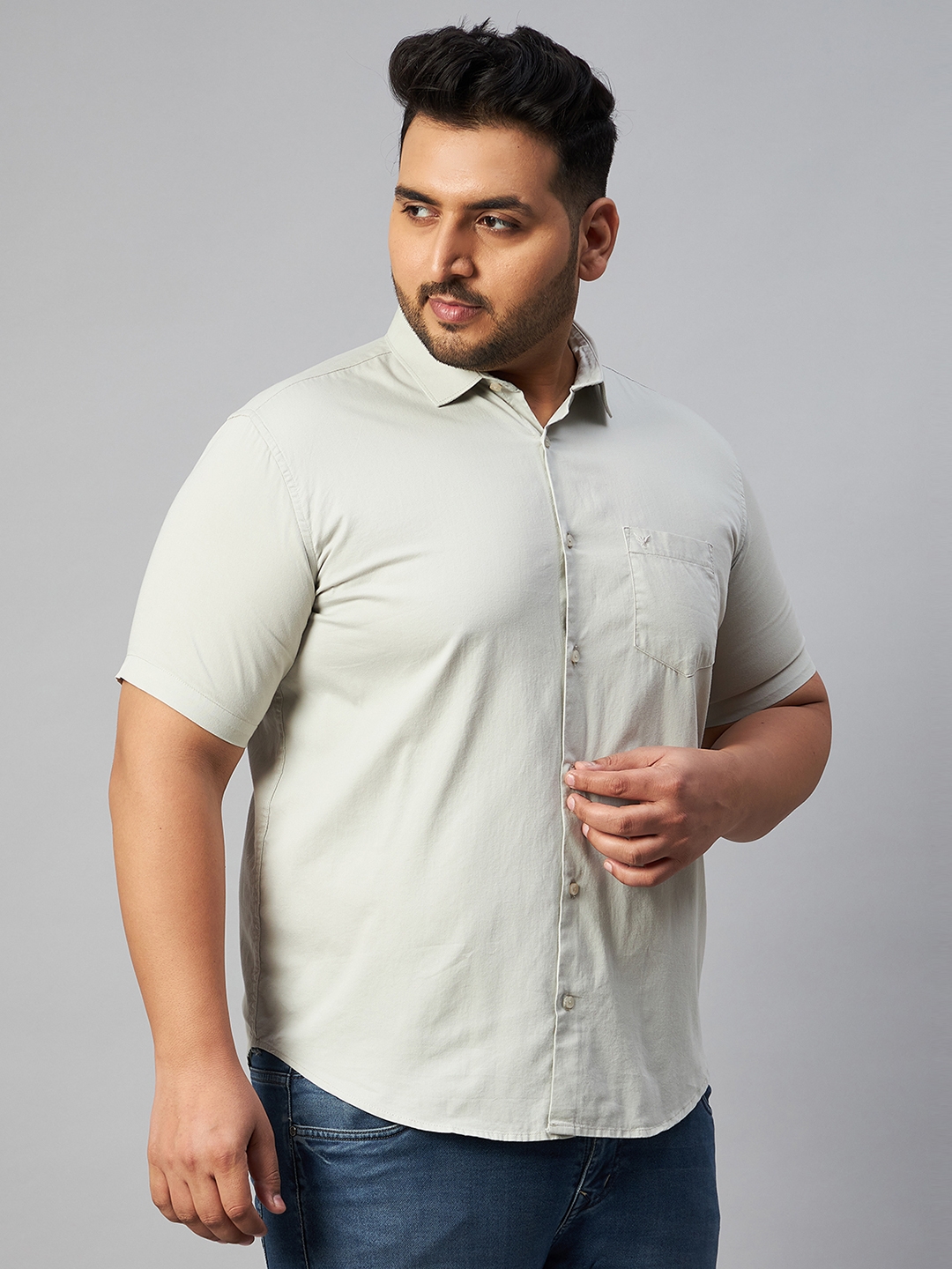 SHOWOFF Plus | SHOWOFF Plus Men Beige Solid Spread Collar Short Sleeves Regular Fit Casual Shirt 2
