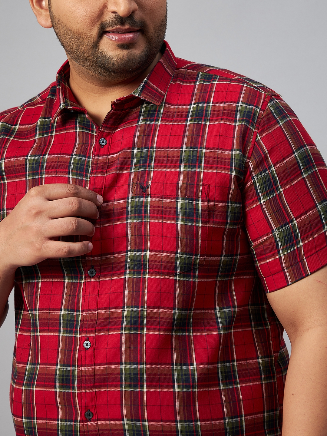SHOWOFF Plus | SHOWOFF Plus Men Maroon Checked Classic Collar Short Sleeves Regular Fit Casual Shirt 5
