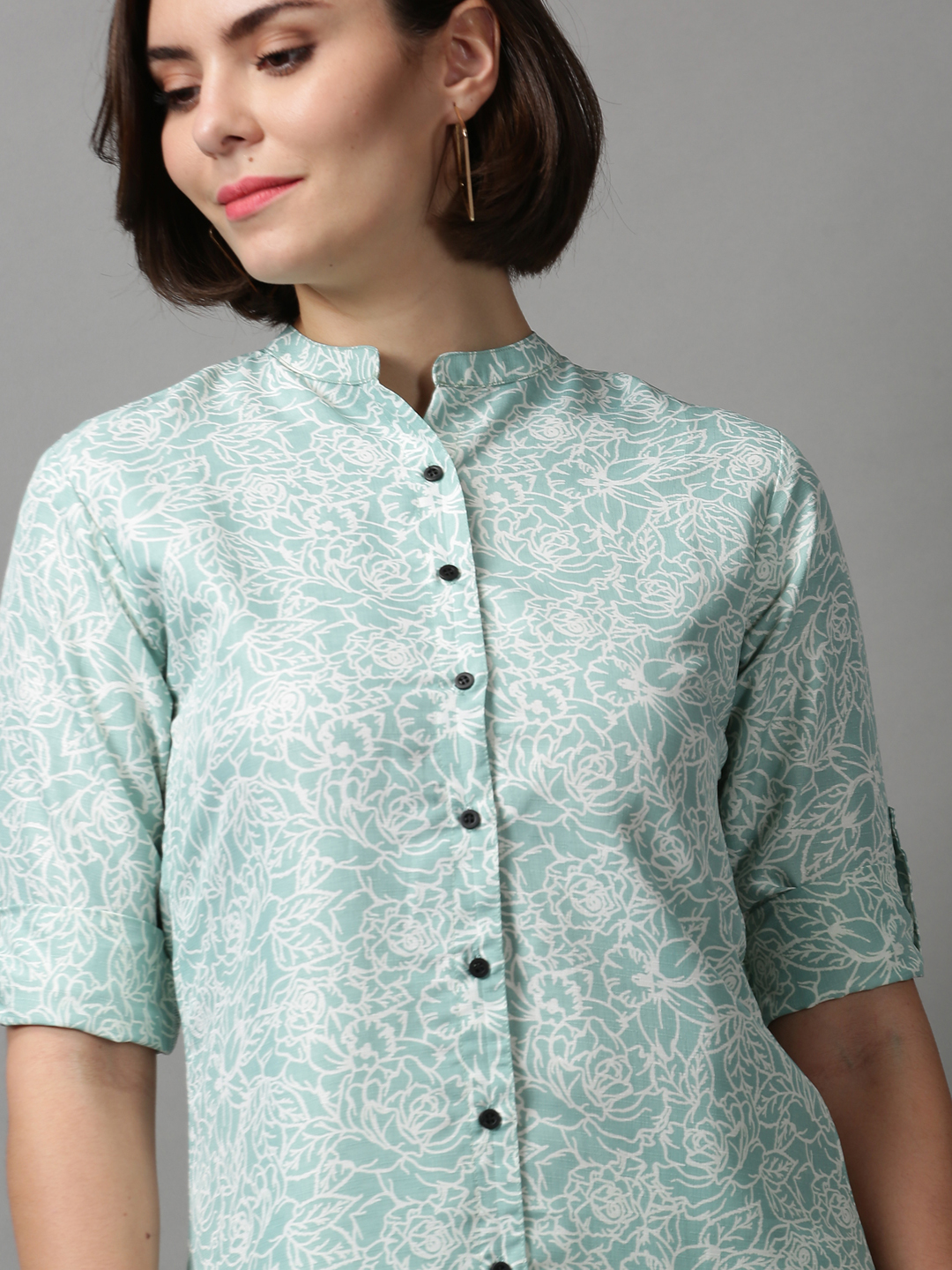 Guys, wearing a shirt with the wrong type of collar can be a turn-off for  ladies - CNA Lifestyle