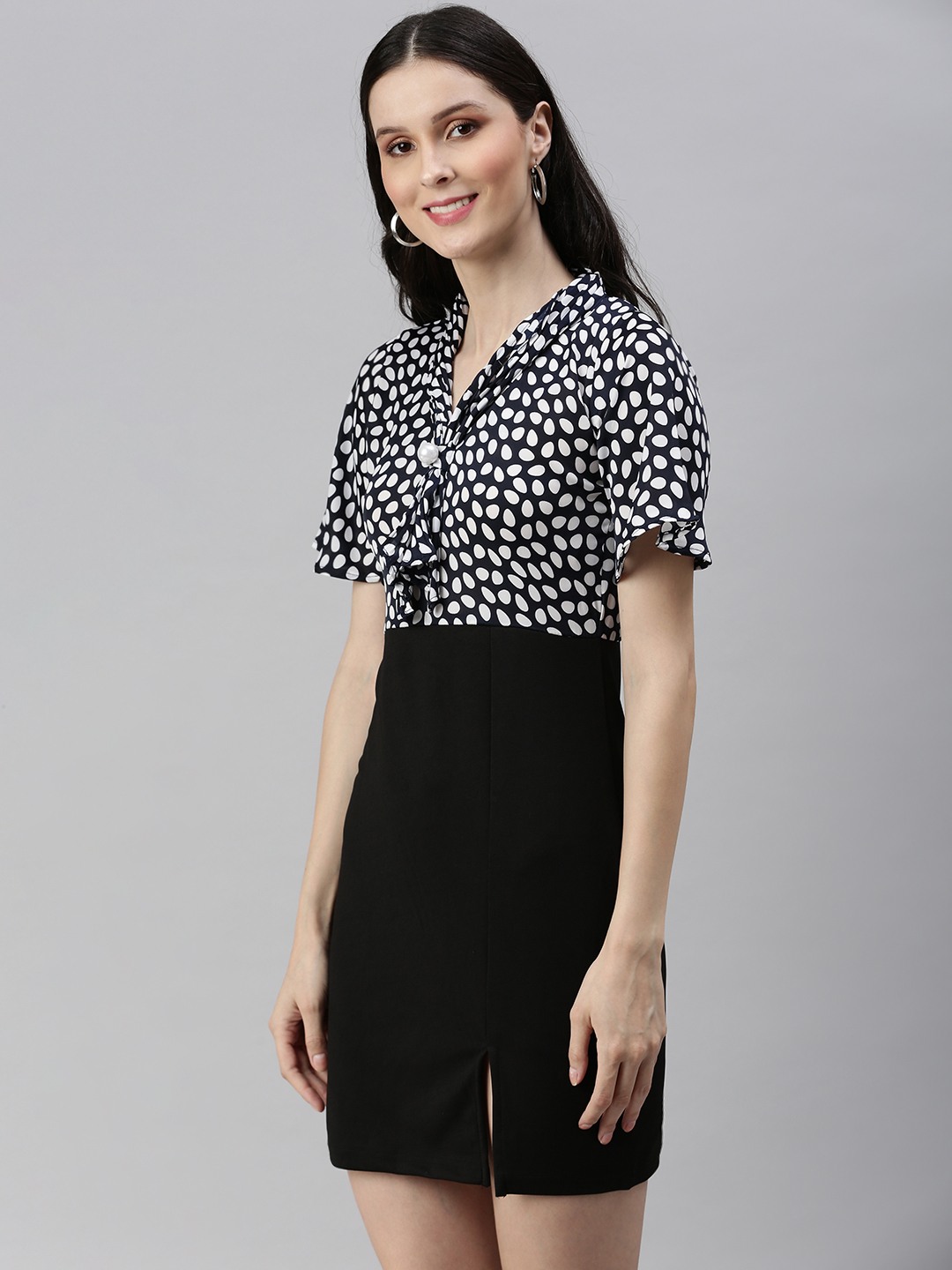 SHOWOFF Women Navy Blue Printed V Neck Short Sleeves Knee length Sheath Dress