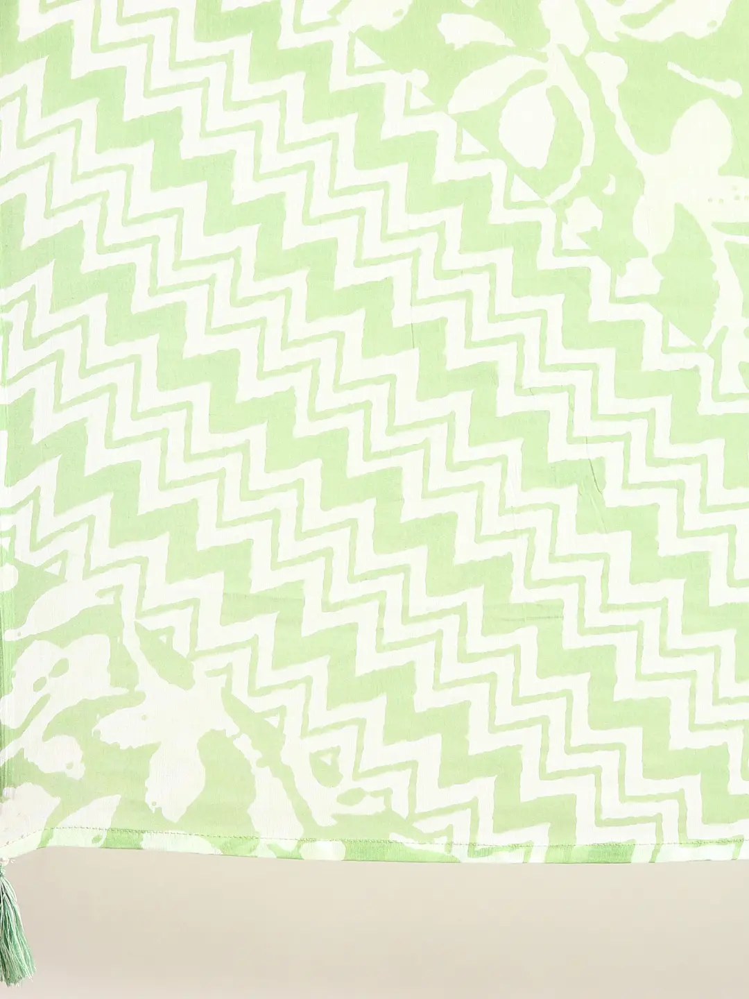 SHOWOFF Women Green Printed Keyhole Neck Three-Quarter Sleeves Mid Length Straight Kurta Set