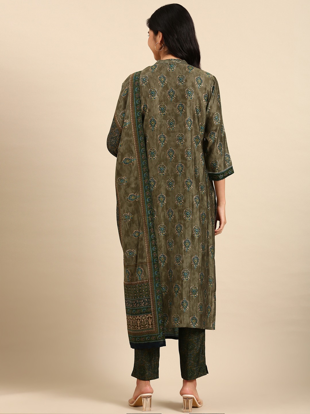 SHOWOFF Women Olive Printed Mandarin Collar Three-Quarter Sleeves Mid Length Straight Kurta Set