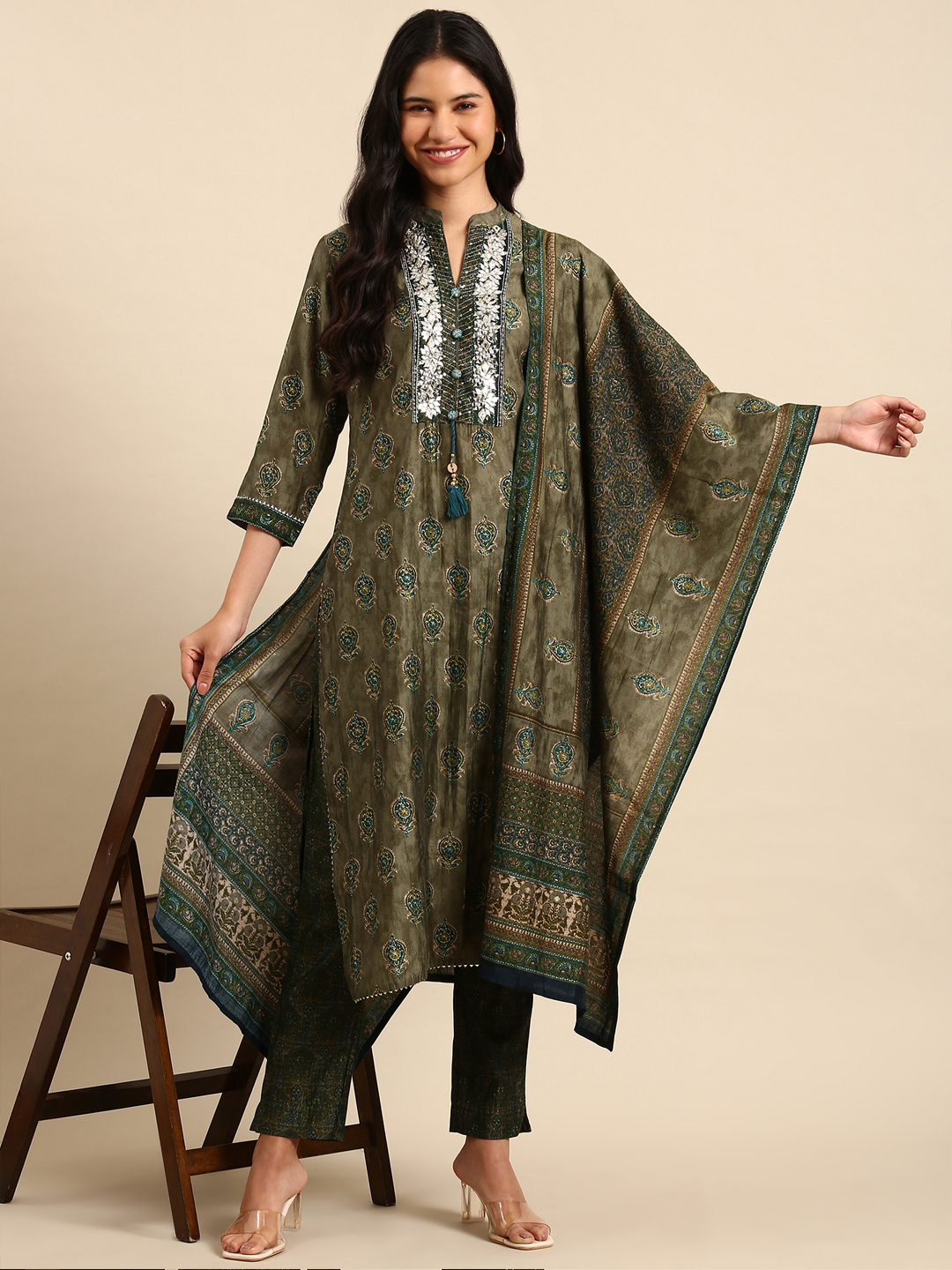 SHOWOFF Women Olive Printed Mandarin Collar Three-Quarter Sleeves Mid Length Straight Kurta Set